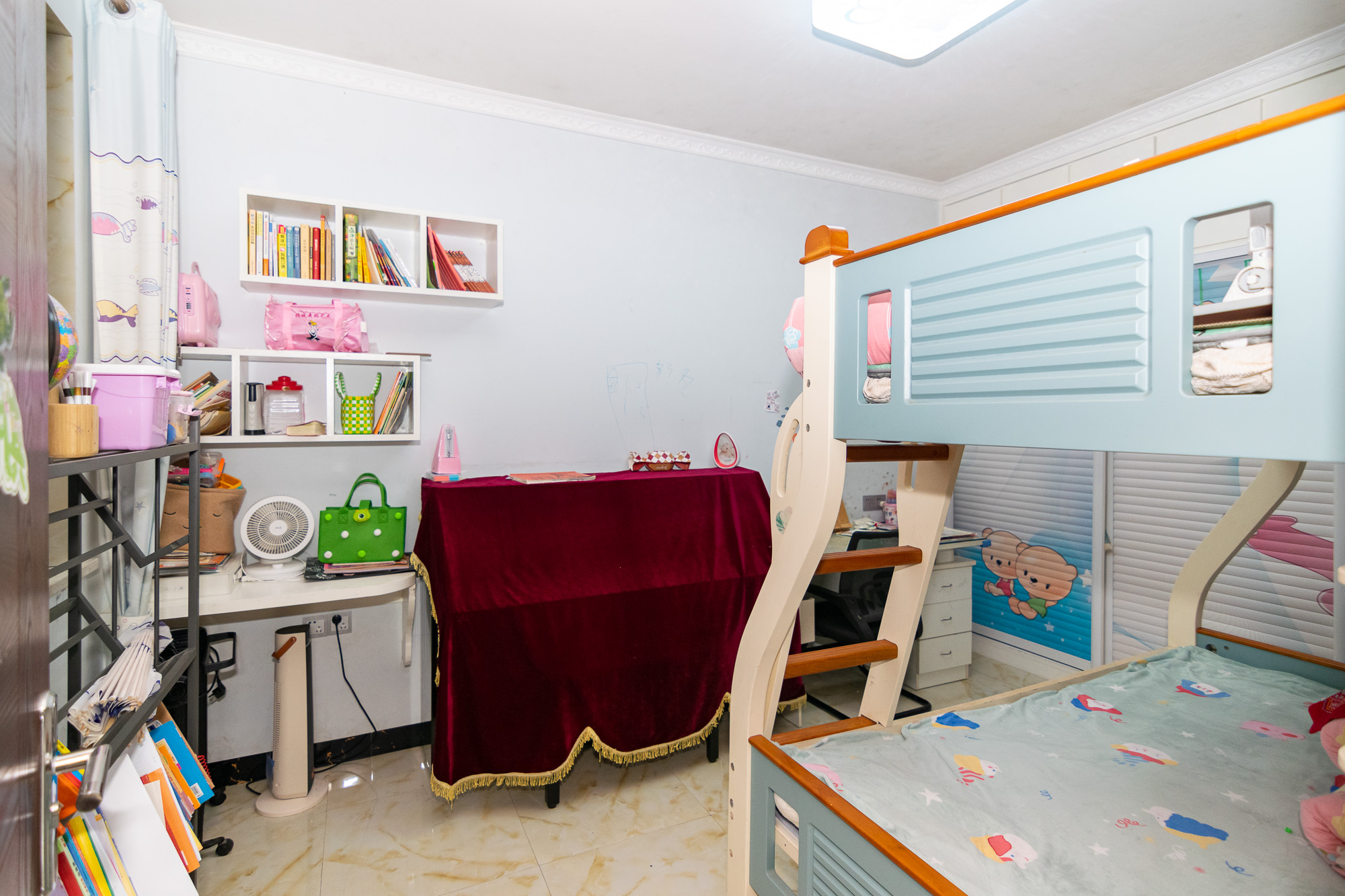 澳海月亮湾 3室2厅2卫 90.0万 澳海月亮湾 3室2厅2卫 90.0万卧室