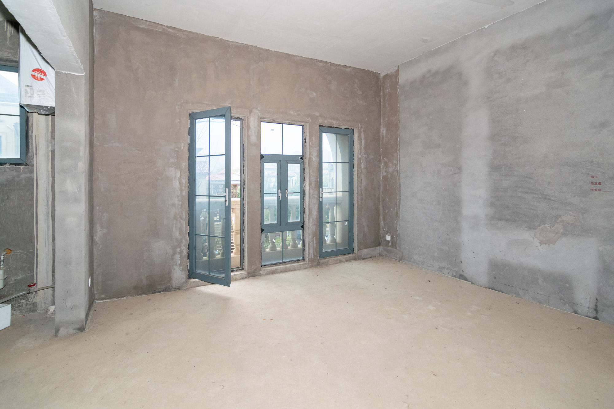 中粮北纬28°别墅  5室3厅3卫    368.0万 中粮北纬28°别墅  5室3厅3卫    368.0万客厅