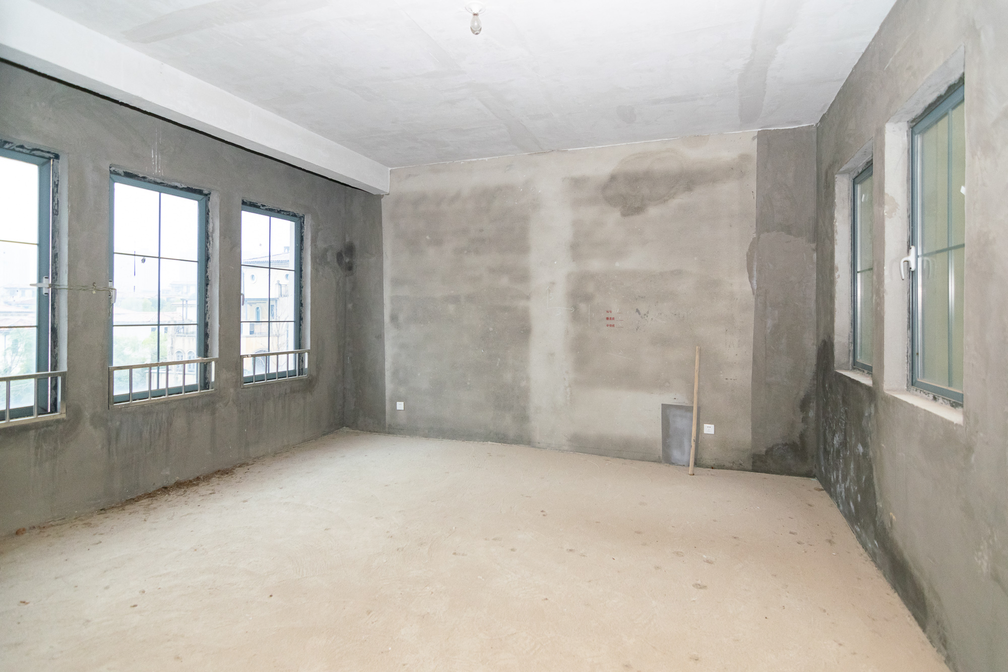 中粮北纬28°别墅  5室3厅3卫    368.0万 中粮北纬28°别墅  5室3厅3卫    368.0万卧室