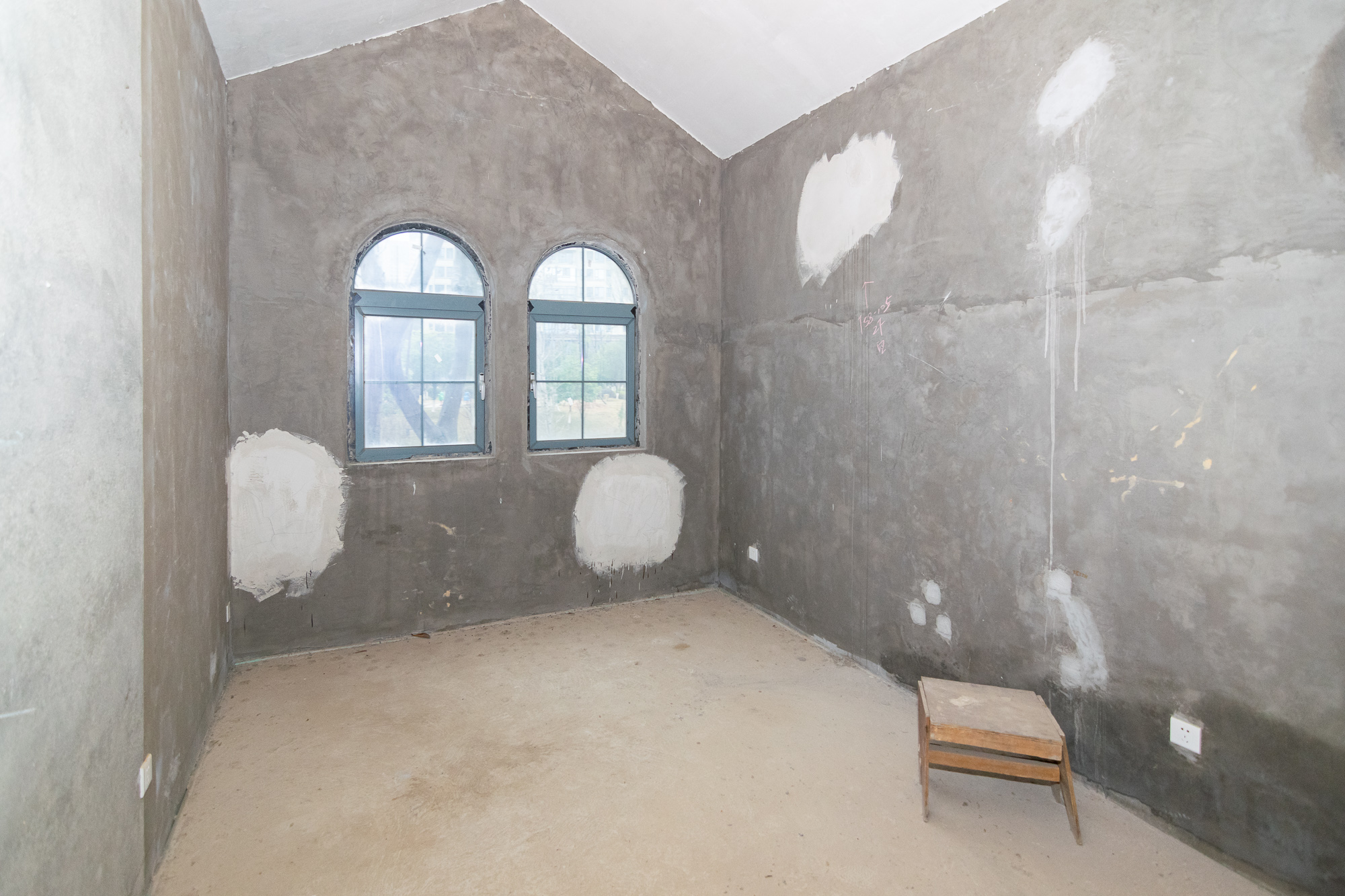 中粮北纬28°别墅  5室3厅3卫    368.0万 中粮北纬28°别墅  5室3厅3卫    368.0万卧室