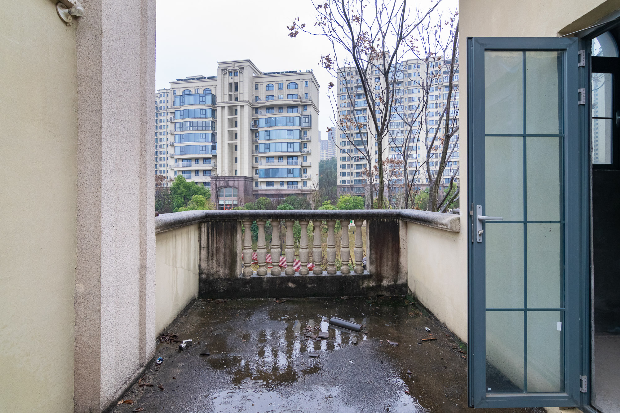 中粮北纬28°别墅  5室3厅3卫    368.0万 中粮北纬28°别墅  5室3厅3卫    368.0万阳台