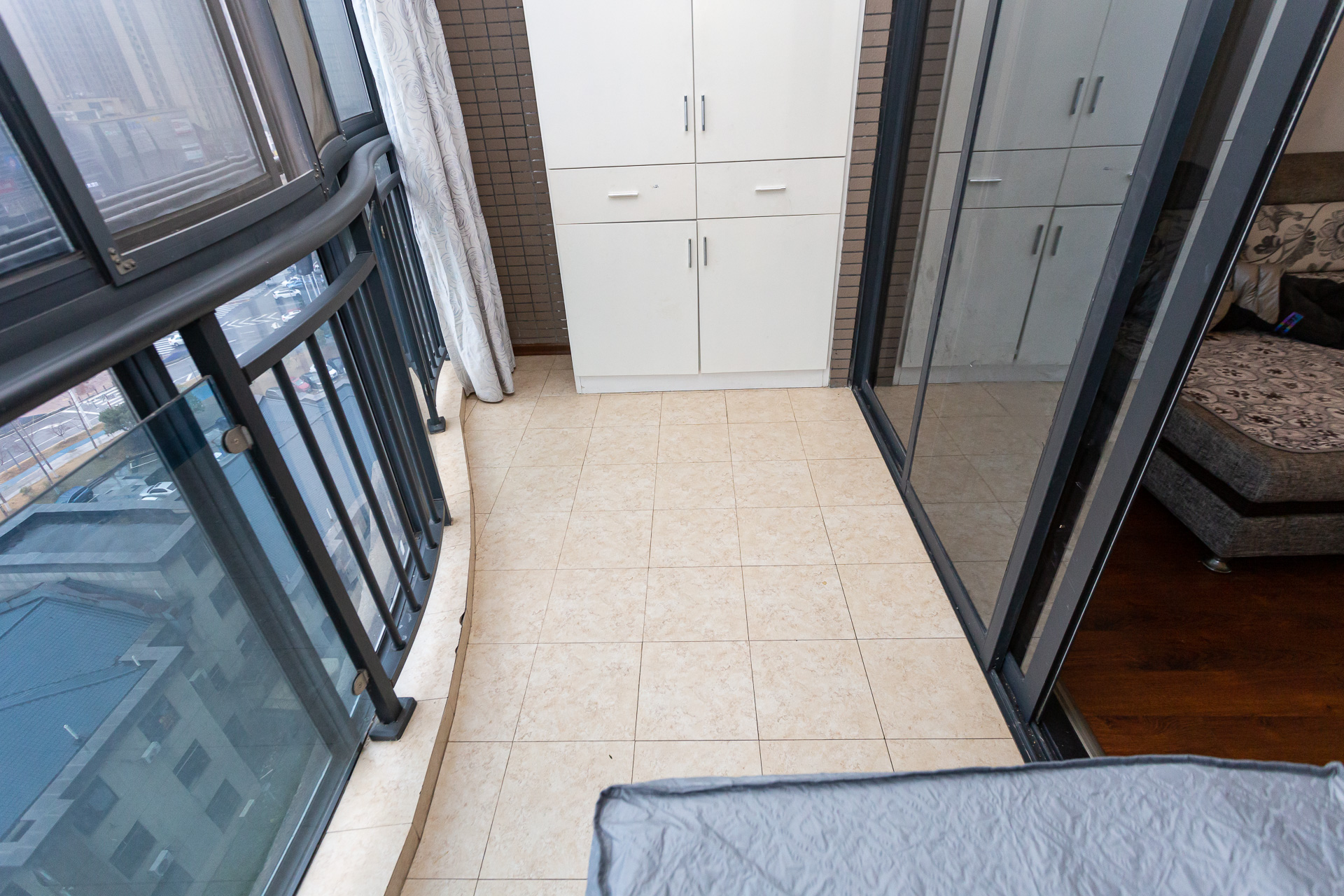 名家翡翠花园  3室2厅1卫    65.0万 名家翡翠花园  3室2厅1卫    65.0万阳台