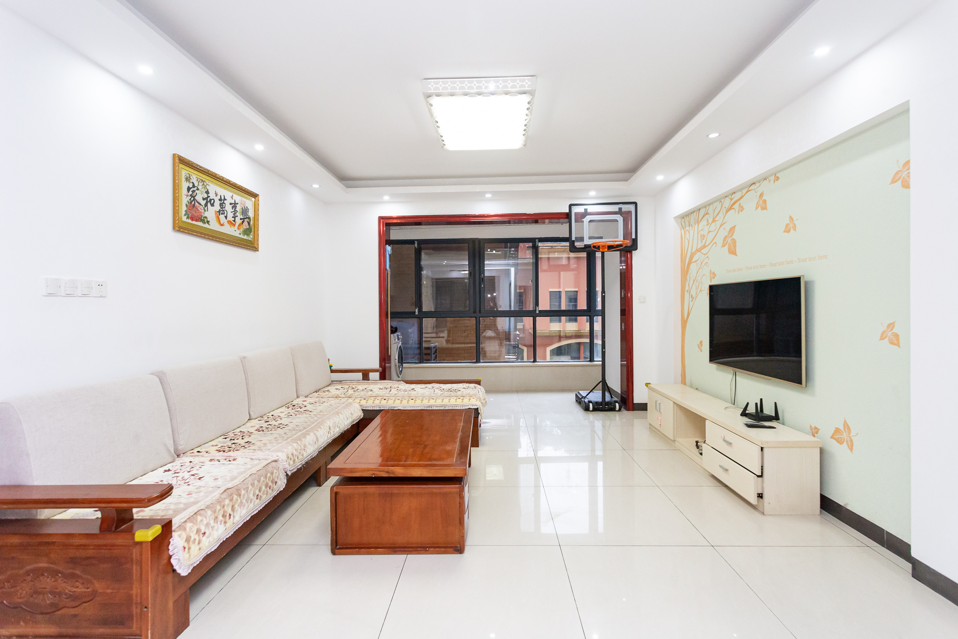 珠江东方明珠(新地东方明珠)三期 4室2厅2卫 95.5万 珠江东方明珠(新地东方明珠)三期 4室2厅2卫 95.5万客厅