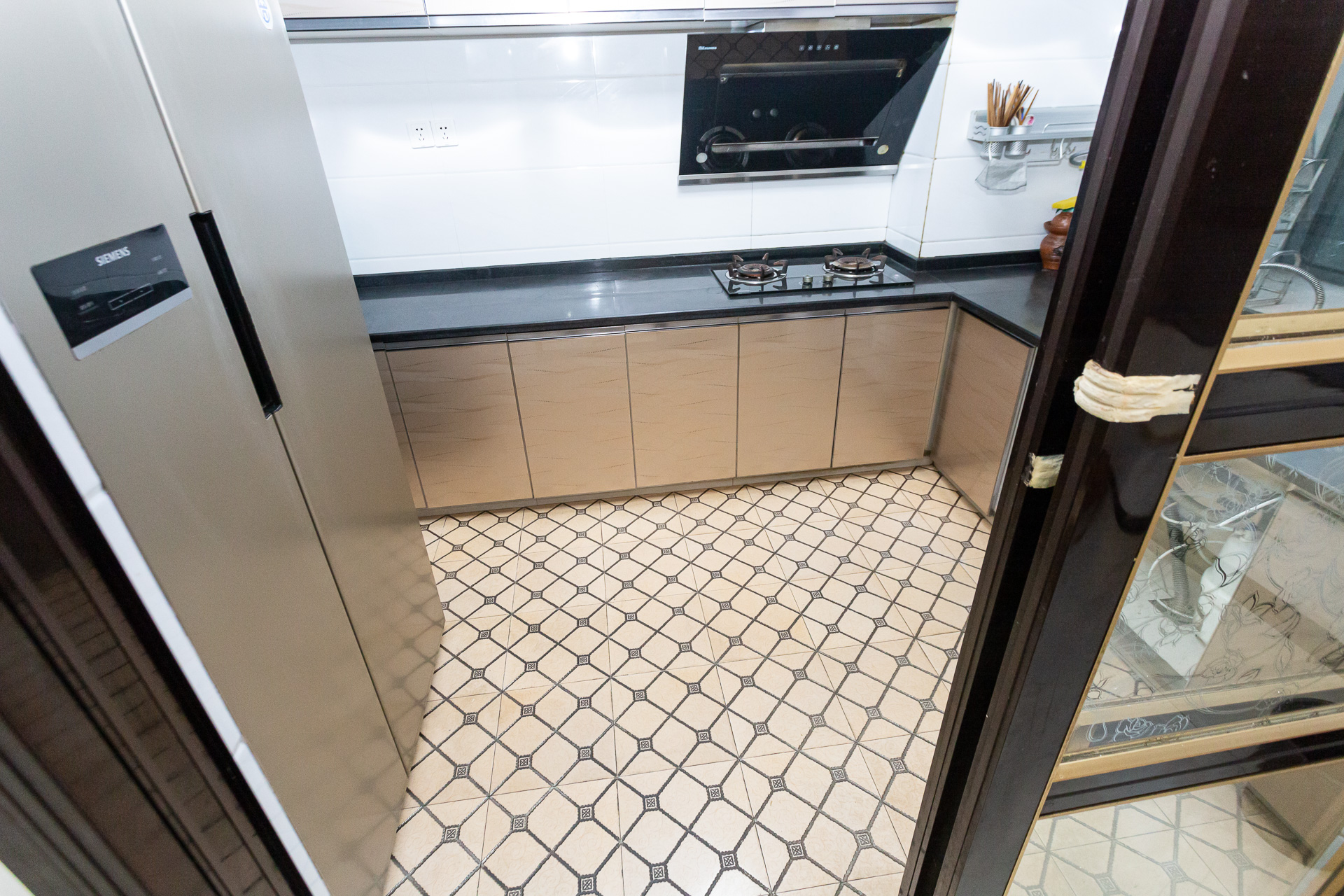 珠江东方明珠(新地东方明珠)三期 4室2厅2卫 95.5万 珠江东方明珠(新地东方明珠)三期 4室2厅2卫 95.5万厨房