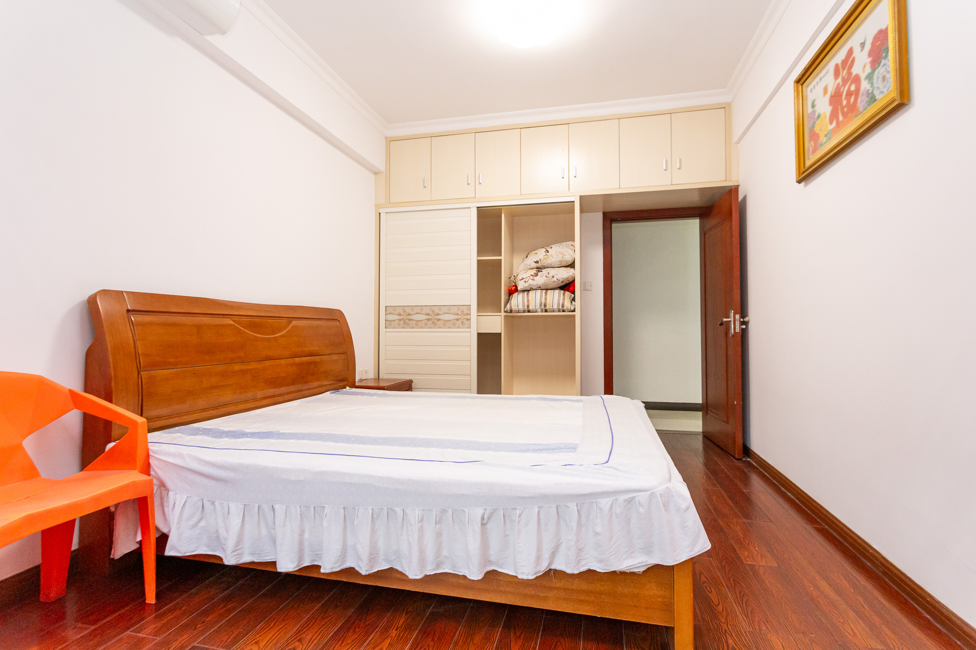 珠江东方明珠(新地东方明珠)三期 4室2厅2卫 95.5万 珠江东方明珠(新地东方明珠)三期 4室2厅2卫 95.5万卧室