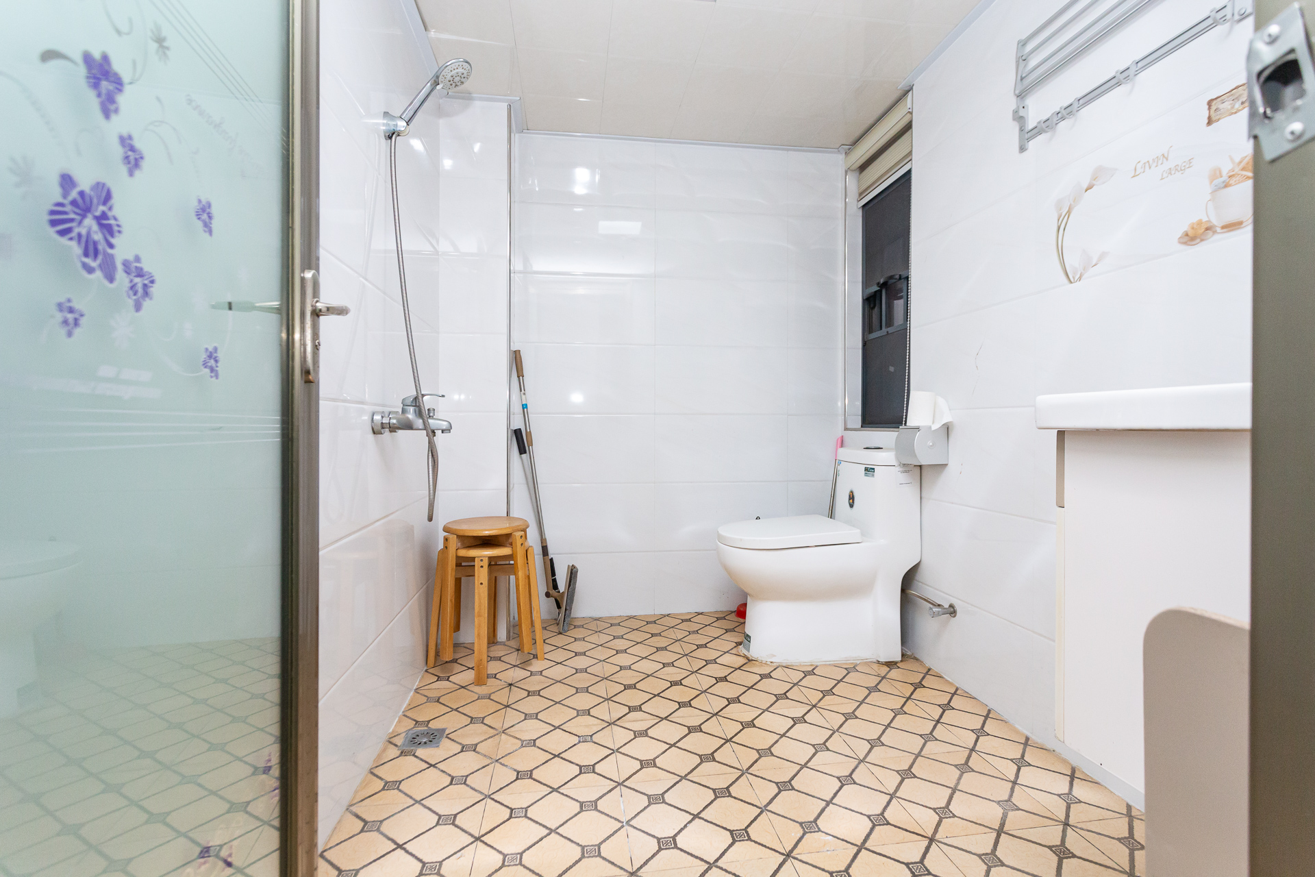 珠江东方明珠（新地东方明珠）三期  4室2厅2卫    95.5万卫生间