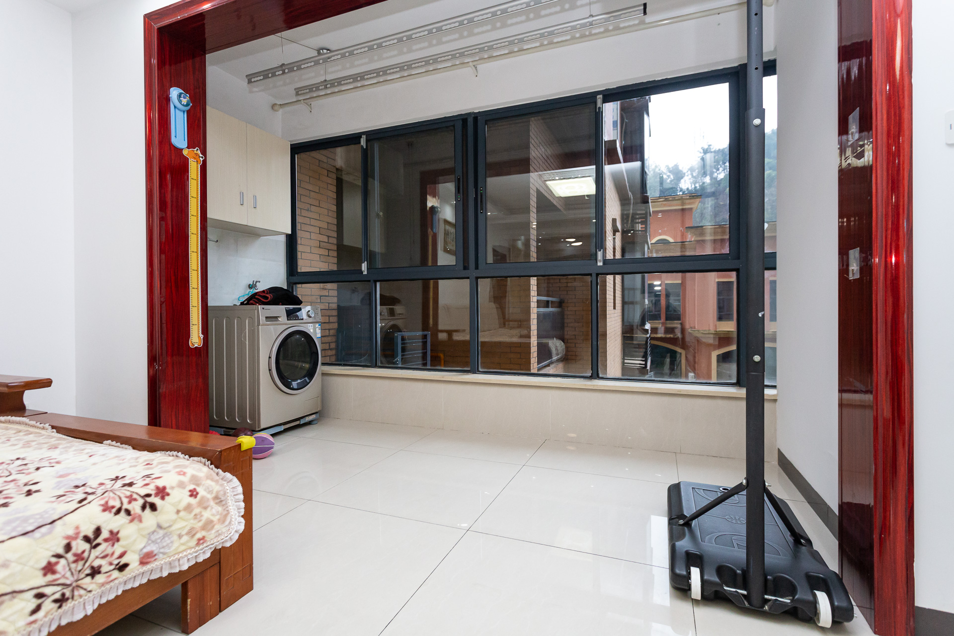 珠江东方明珠(新地东方明珠)三期 4室2厅2卫 95.5万 珠江东方明珠(新地东方明珠)三期 4室2厅2卫 95.5万阳台