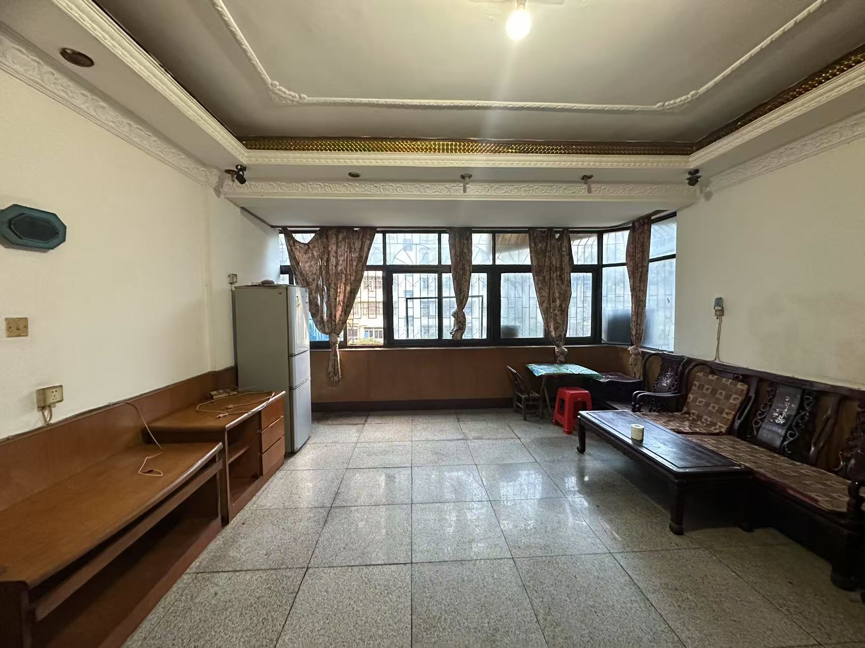 珠江南路建设小区 3室2厅1卫 35.8万 珠江南路建设小区 3室2厅1卫 35.8万室内图