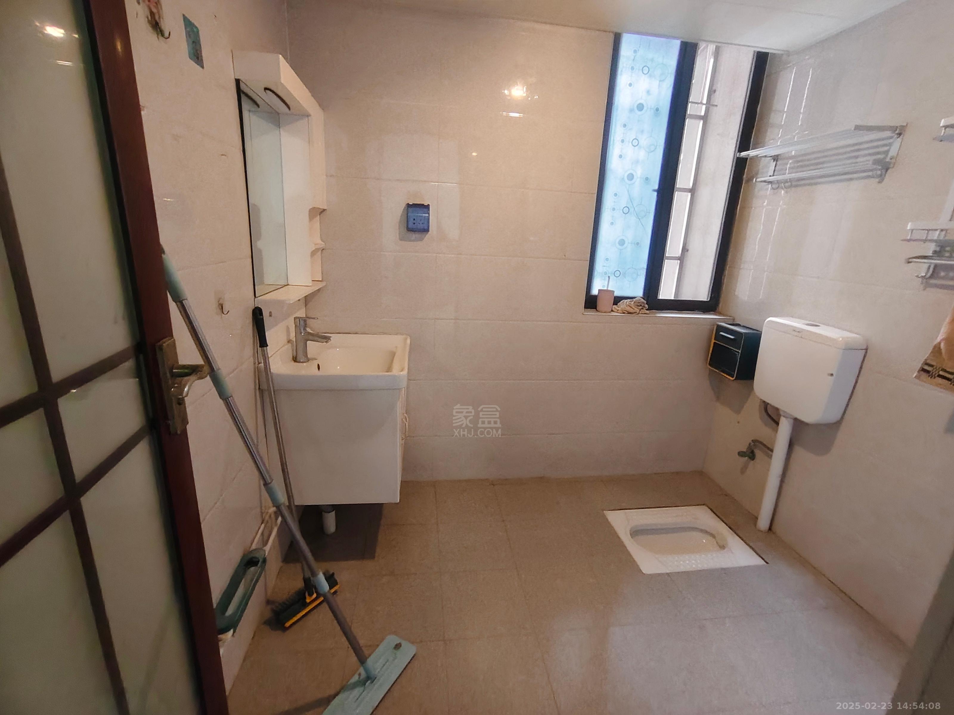 新塘家园安置小区 2室2厅1卫 1250.0元/月 新塘家园安置小区 2室2厅1卫 1250.0元/月室内图