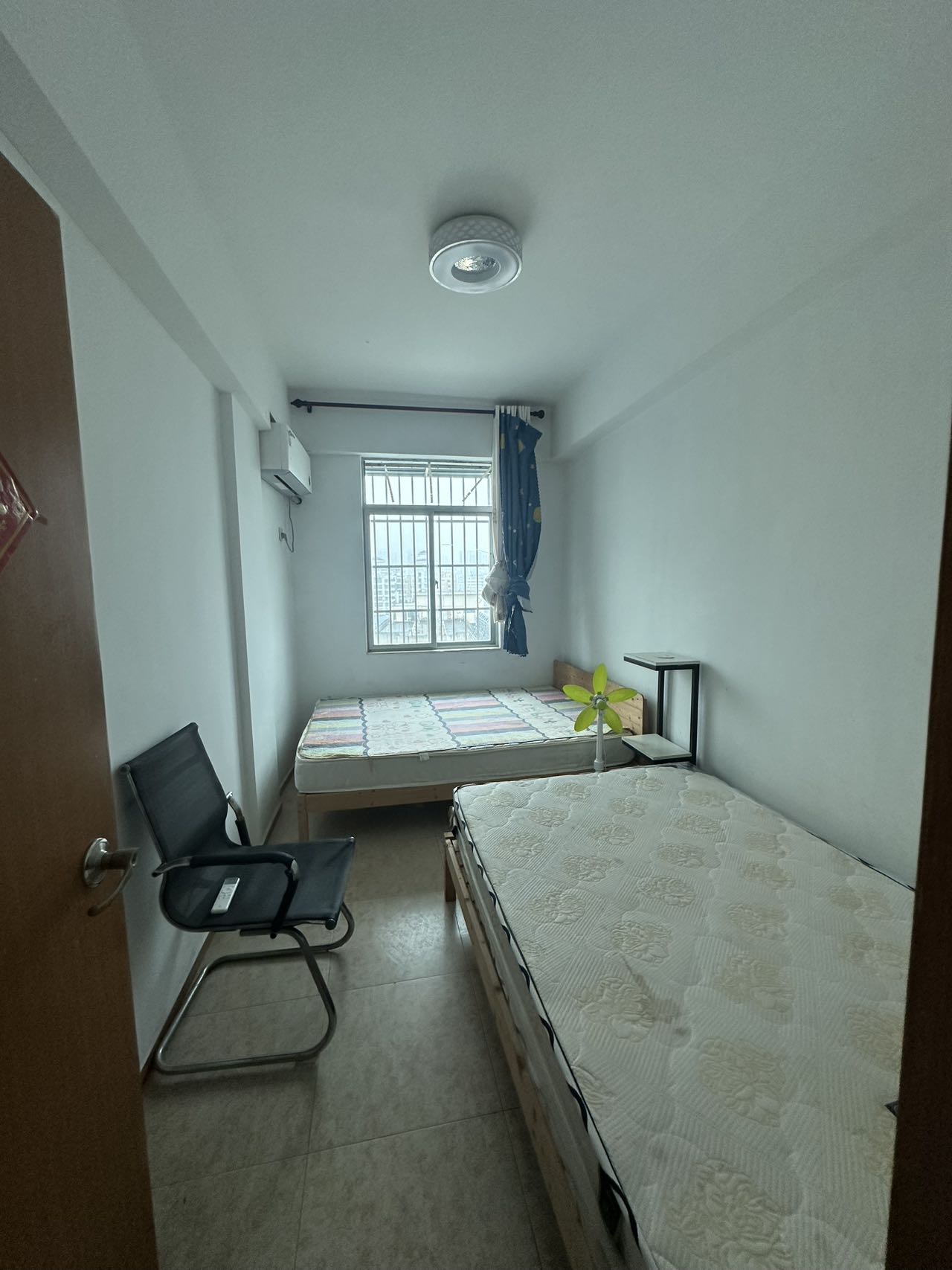 众和公寓  4室2厅2卫    160.0万 众和公寓  4室2厅2卫    160.0万室内图