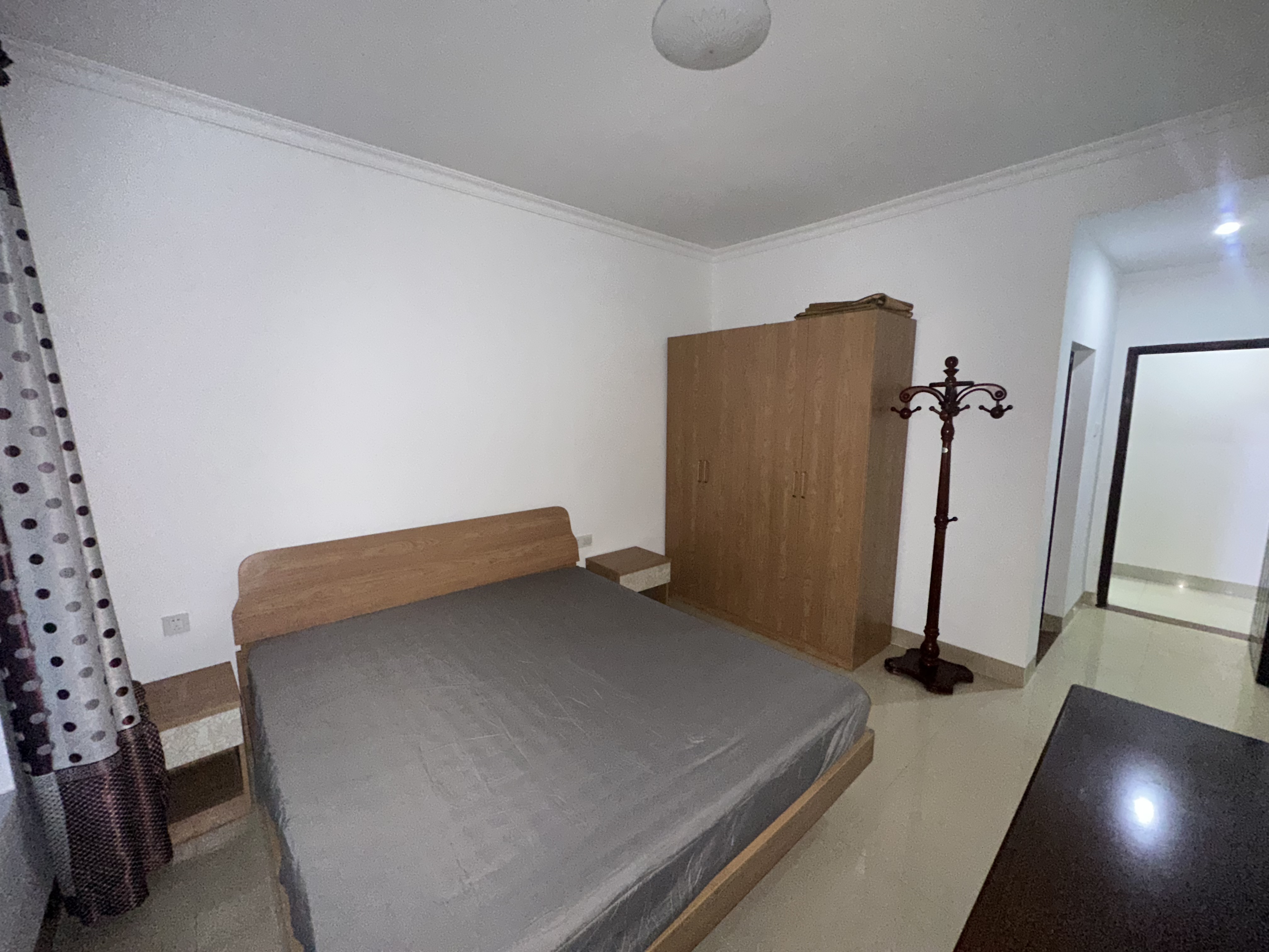 鸿天阁  3室2厅2卫   2700.00元/月室内图
