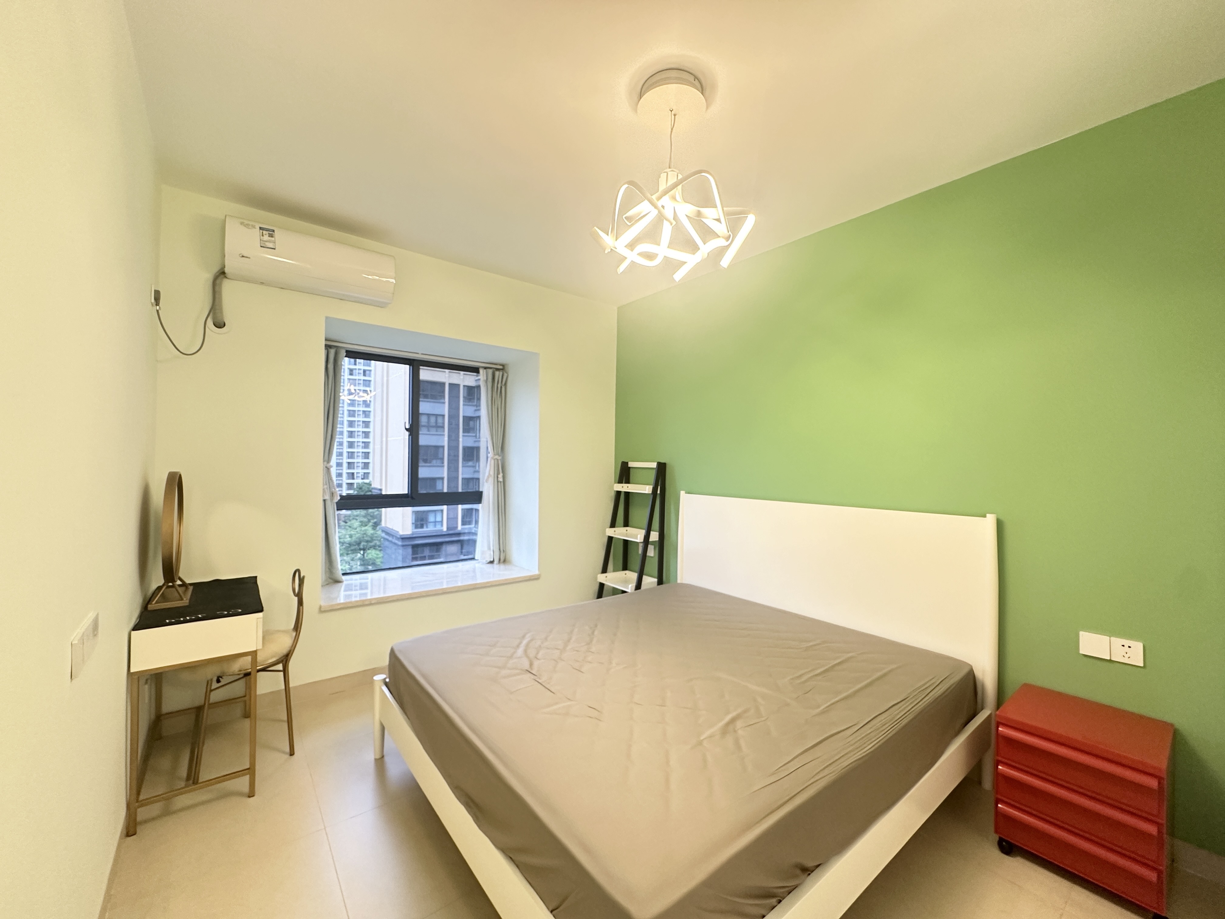 怡和湖城大境  2室1厅1卫    148.0万 怡和湖城大境  2室1厅1卫    148.0万客厅