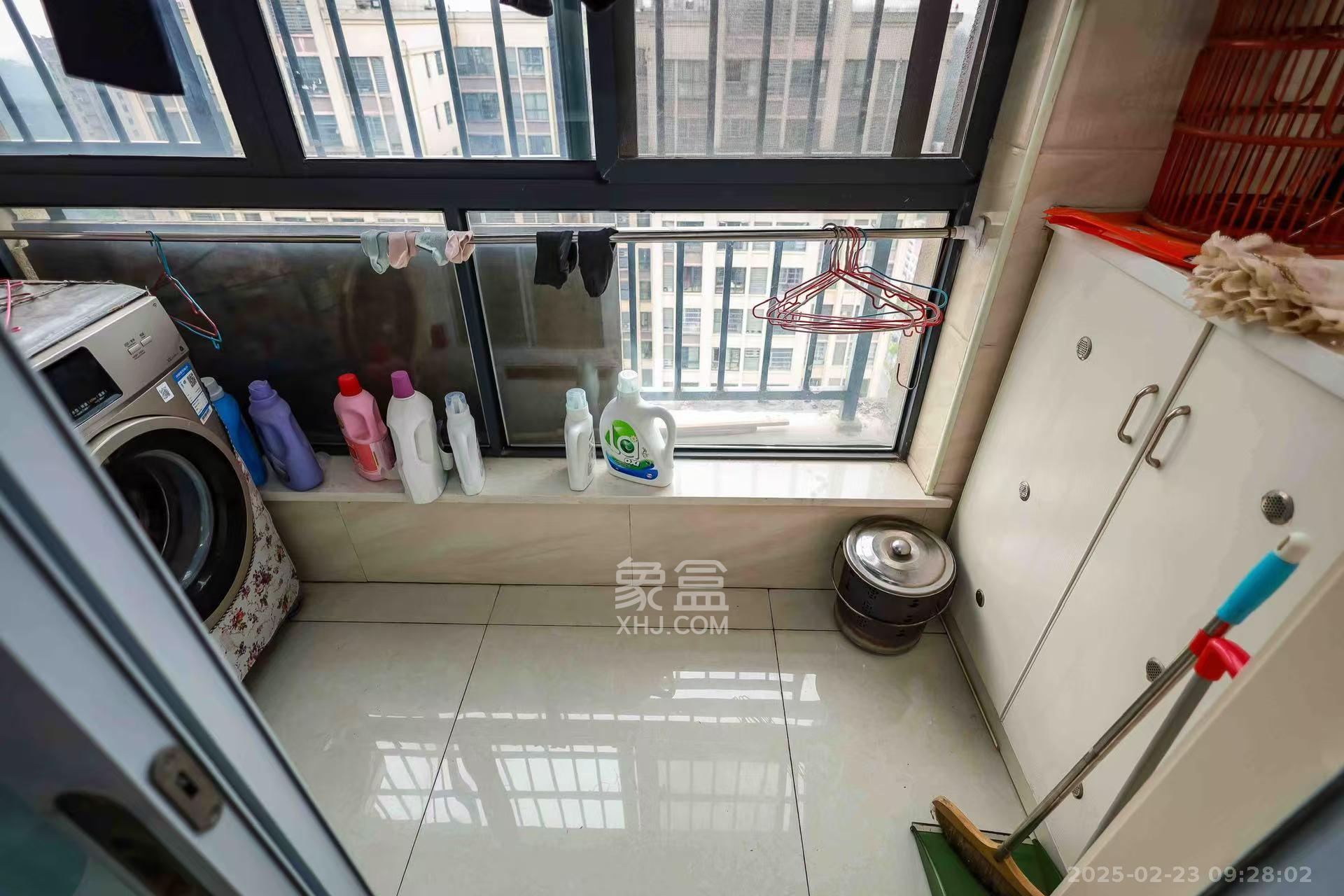 天麓尚层 4室2厅2卫 2700.0元/月 天麓尚层 4室2厅2卫 2700.0元/月室内图