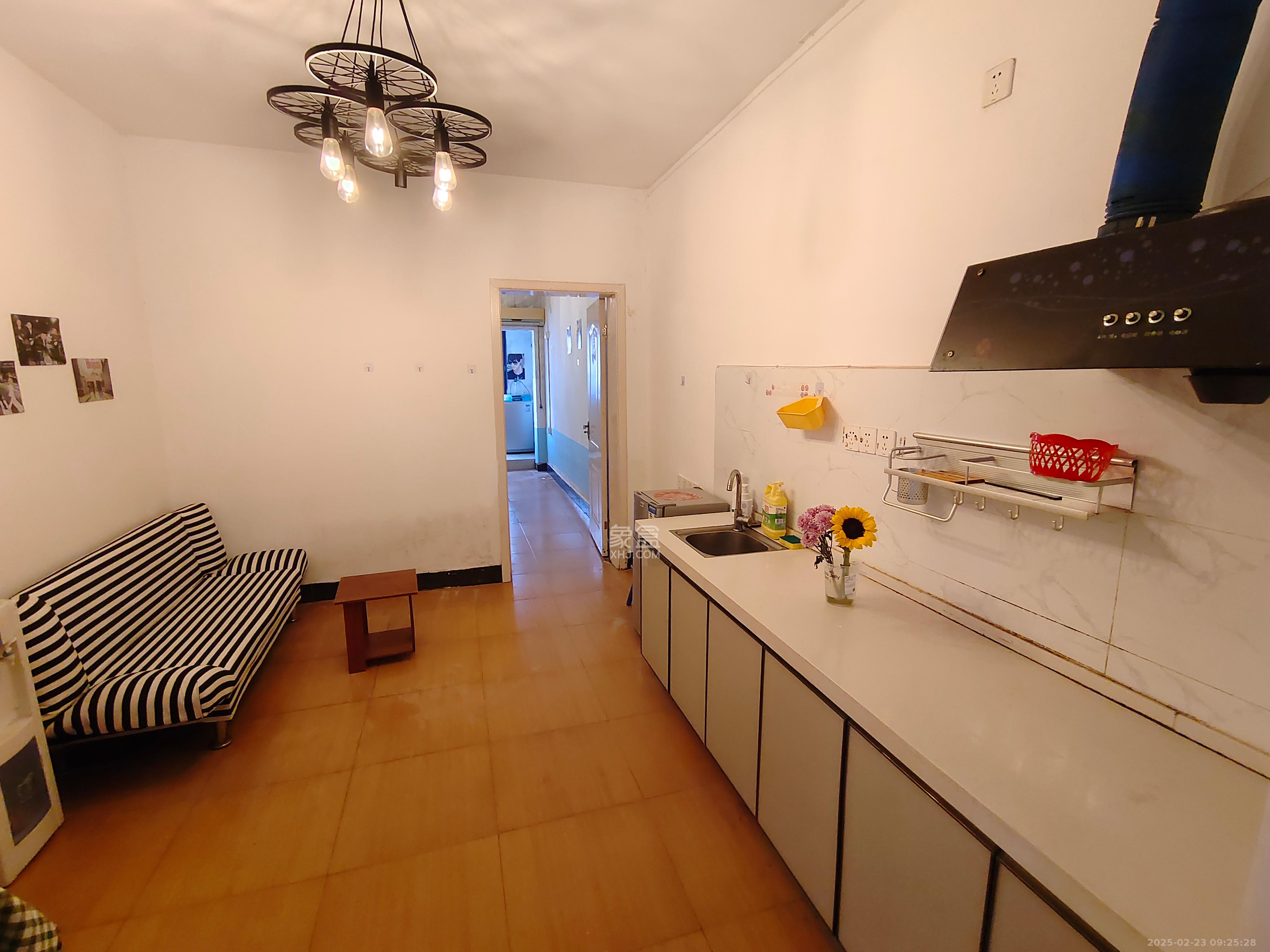 白沙啤酒公寓  1室1厅1卫    1100.0元/月 白沙啤酒公寓  1室1厅1卫    1100.0元/月室内图