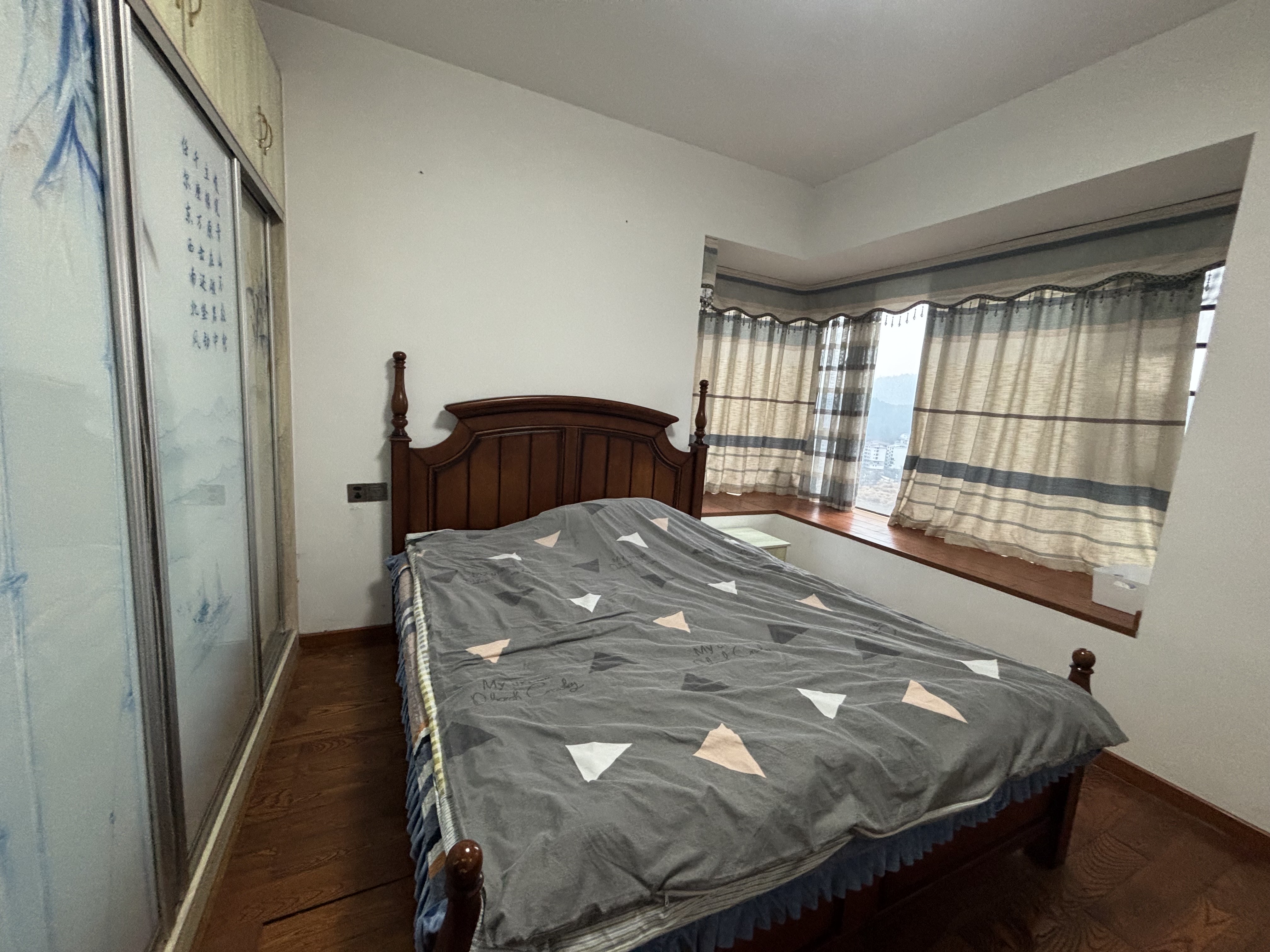 湾田家园  3室0厅0卫    1600.0元/月 湾田家园  3室0厅0卫    1600.0元/月室内图