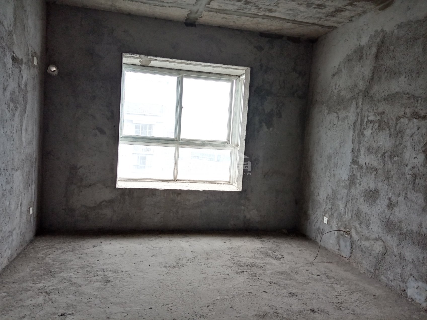 万和天琴 4室2厅2卫 72.0万 万和天琴 4室2厅2卫 72.0万客厅