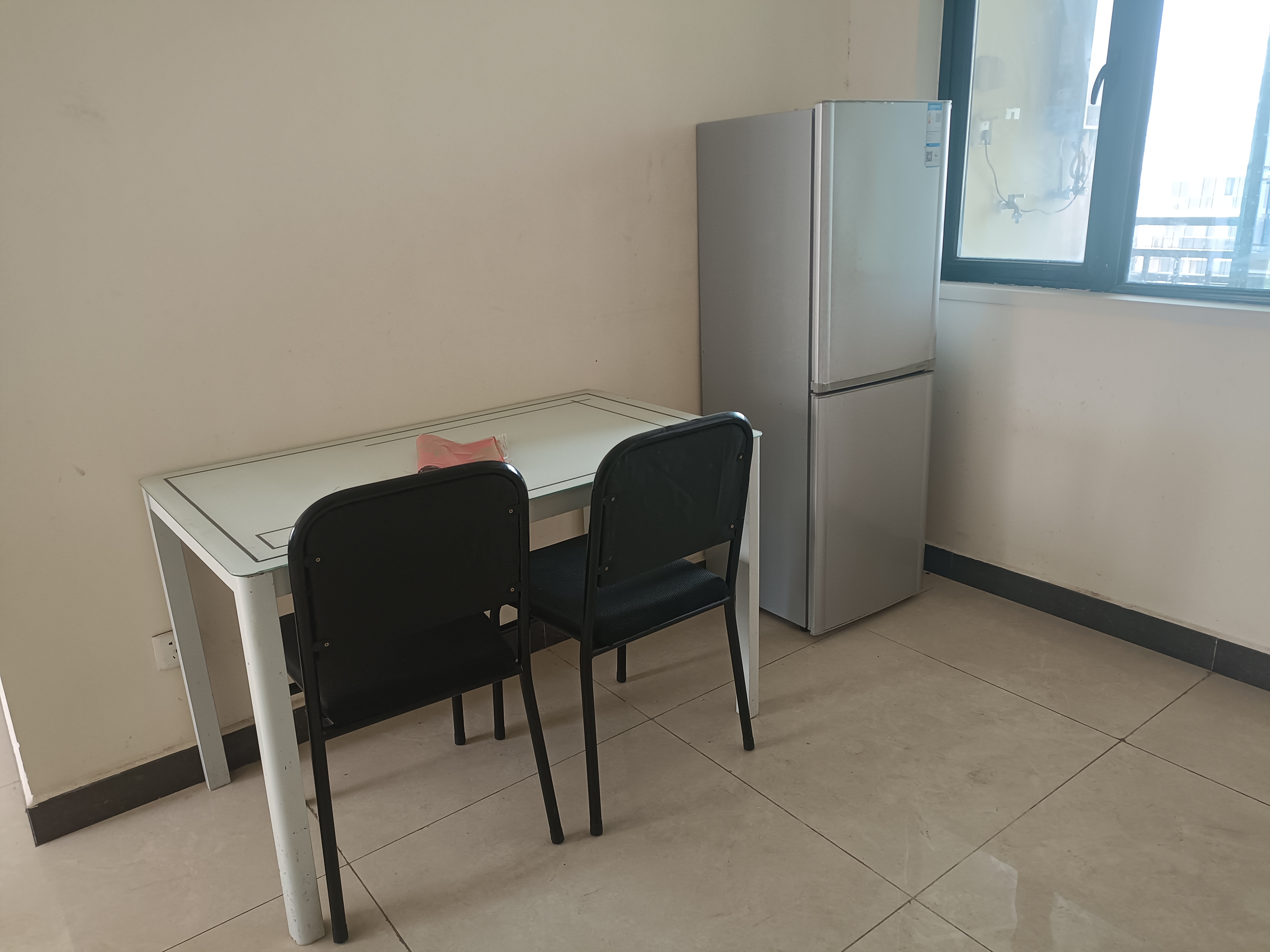 恒大绿洲 3室2厅2卫 1800.0元/月 恒大绿洲 3室2厅2卫 1800.0元/月室内图