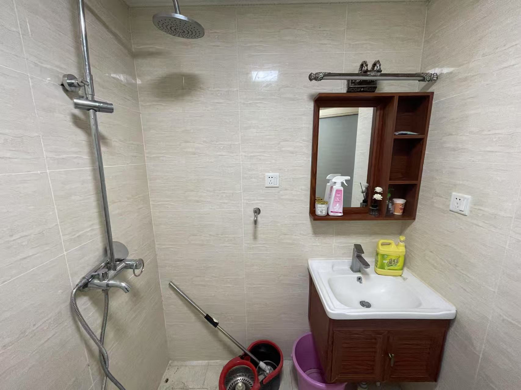 国兴城(B区) 1室0厅1卫 1800.0元/月 国兴城(B区) 1室0厅1卫 1800.0元/月室内图