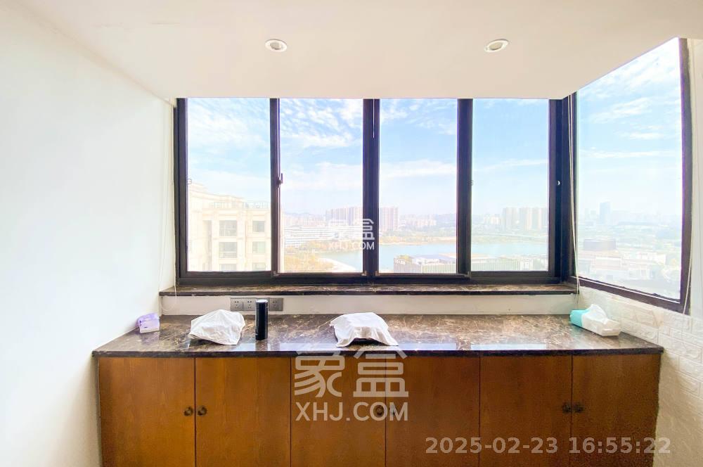 金茂梅溪湖  2室2厅2卫   3200.00元/月室内图