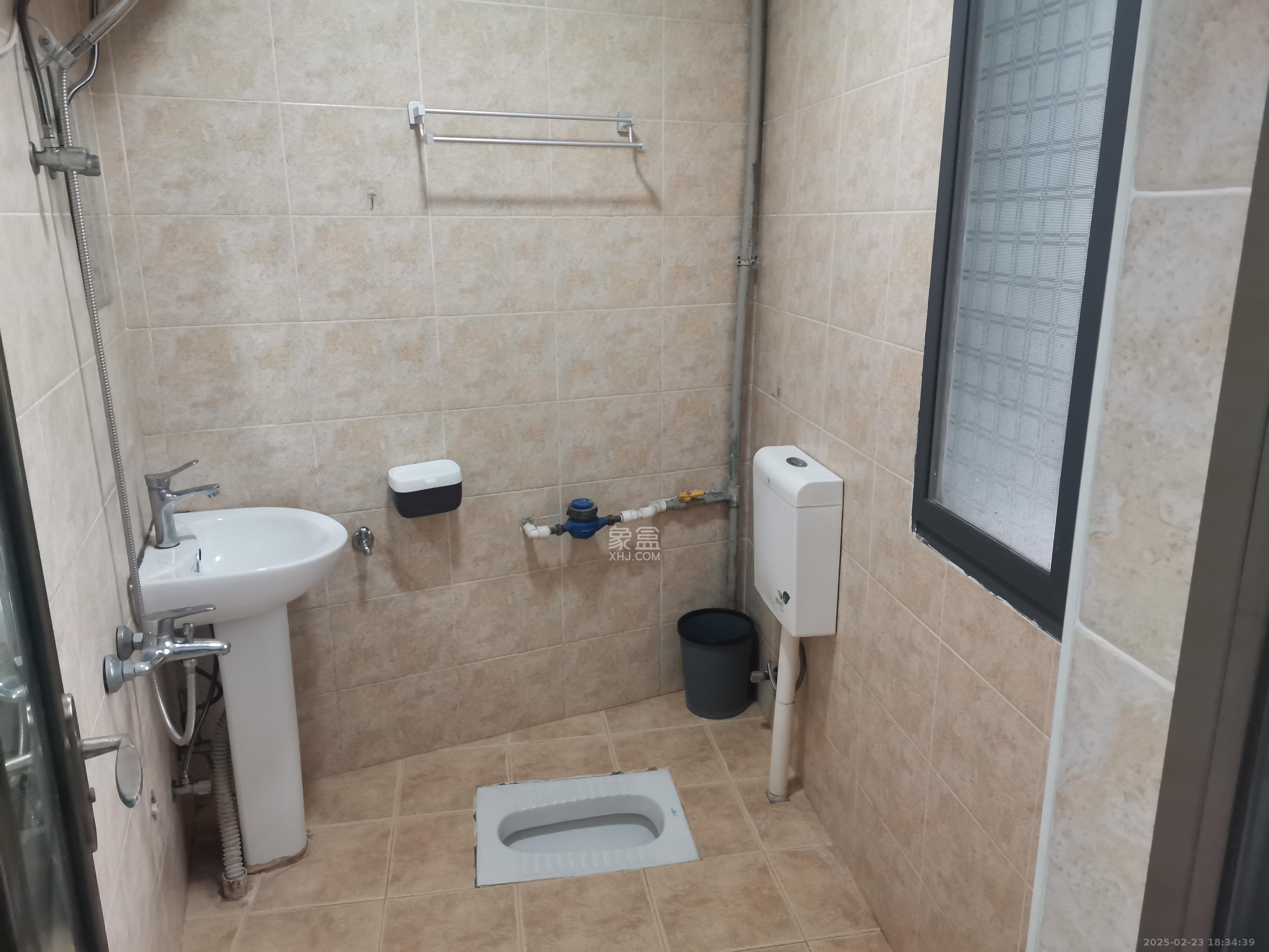 向东南路私房散盘 1室0厅0卫 1100.0元/月 向东南路私房散盘 1室0厅0卫 1100.0元/月室内图