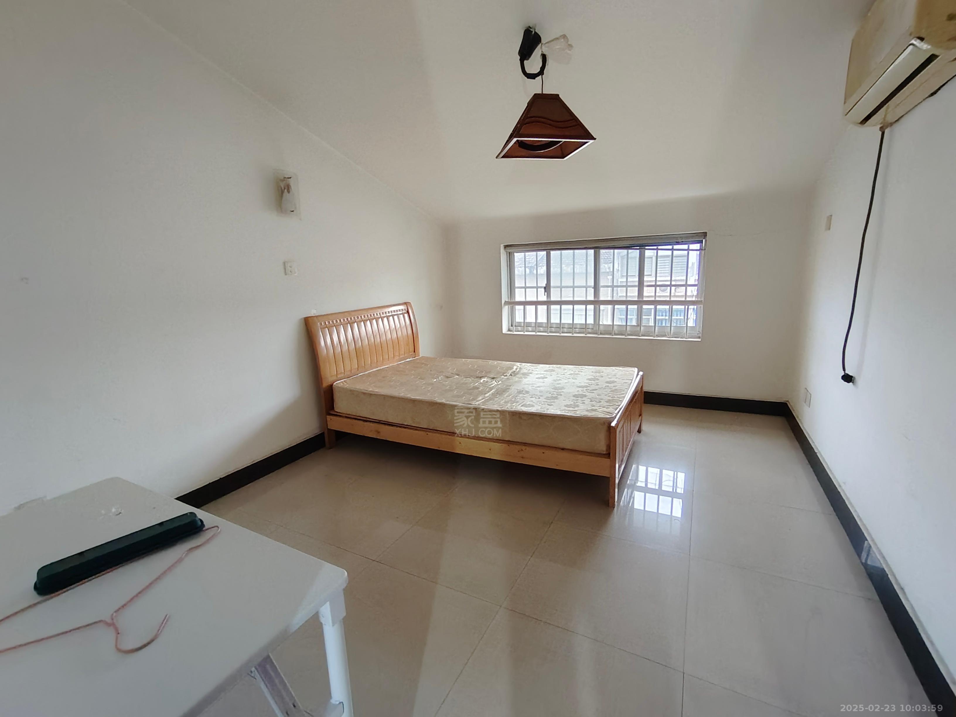 嵩源小区 5室2厅2卫 1800.0元/月 嵩源小区 5室2厅2卫 1800.0元/月室内图