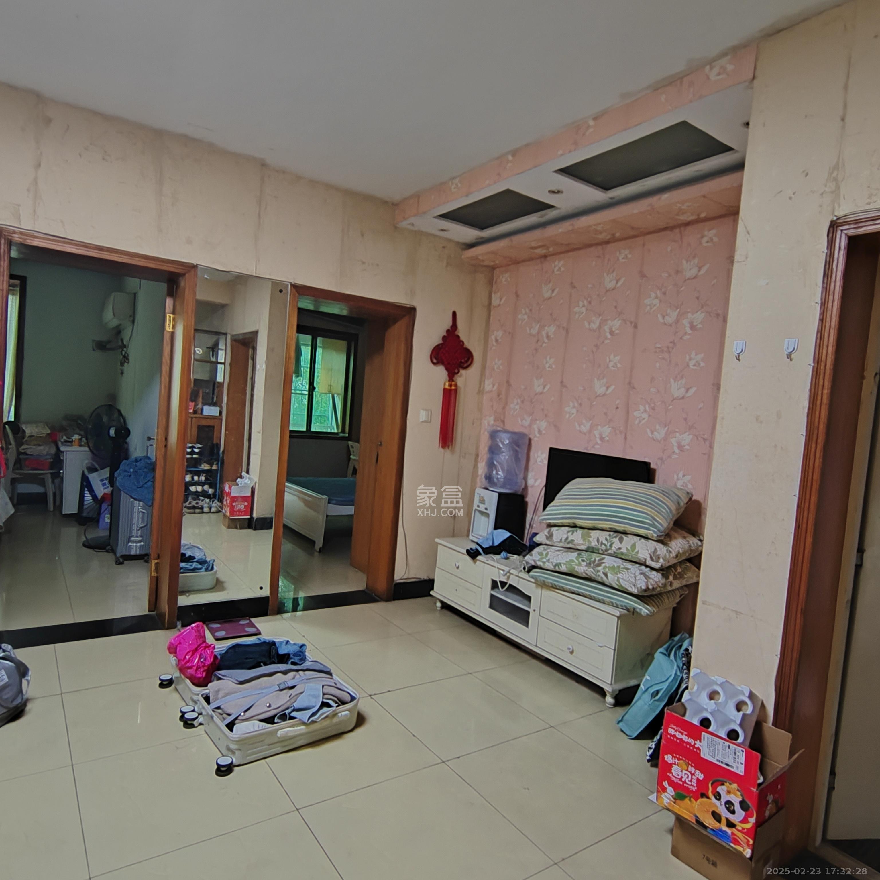 中南汽车世界 2室2厅1卫 1250.0元/月 中南汽车世界 2室2厅1卫 1250.0元/月室内图