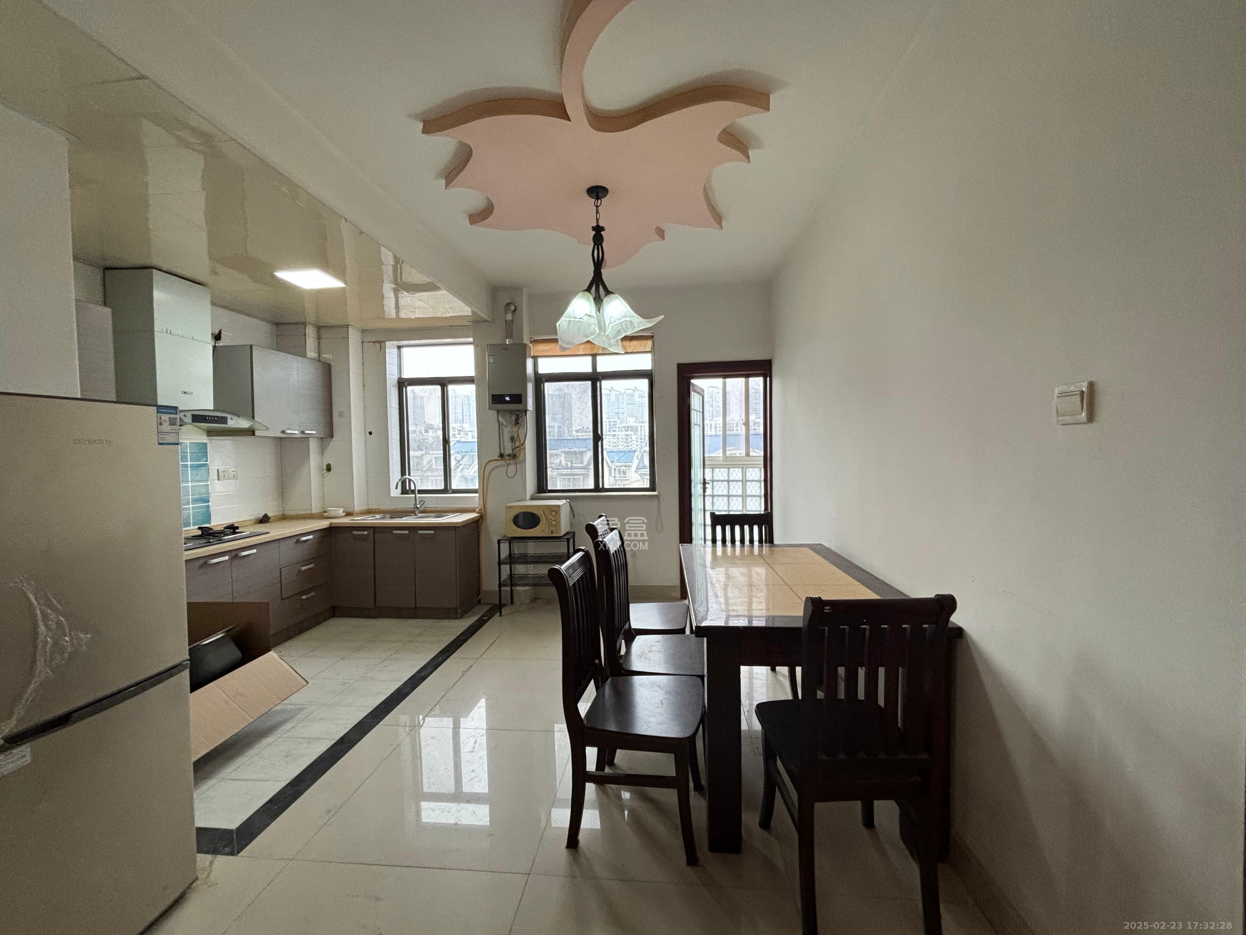 万煦园  3室2厅2卫    2500.0元/月室内图