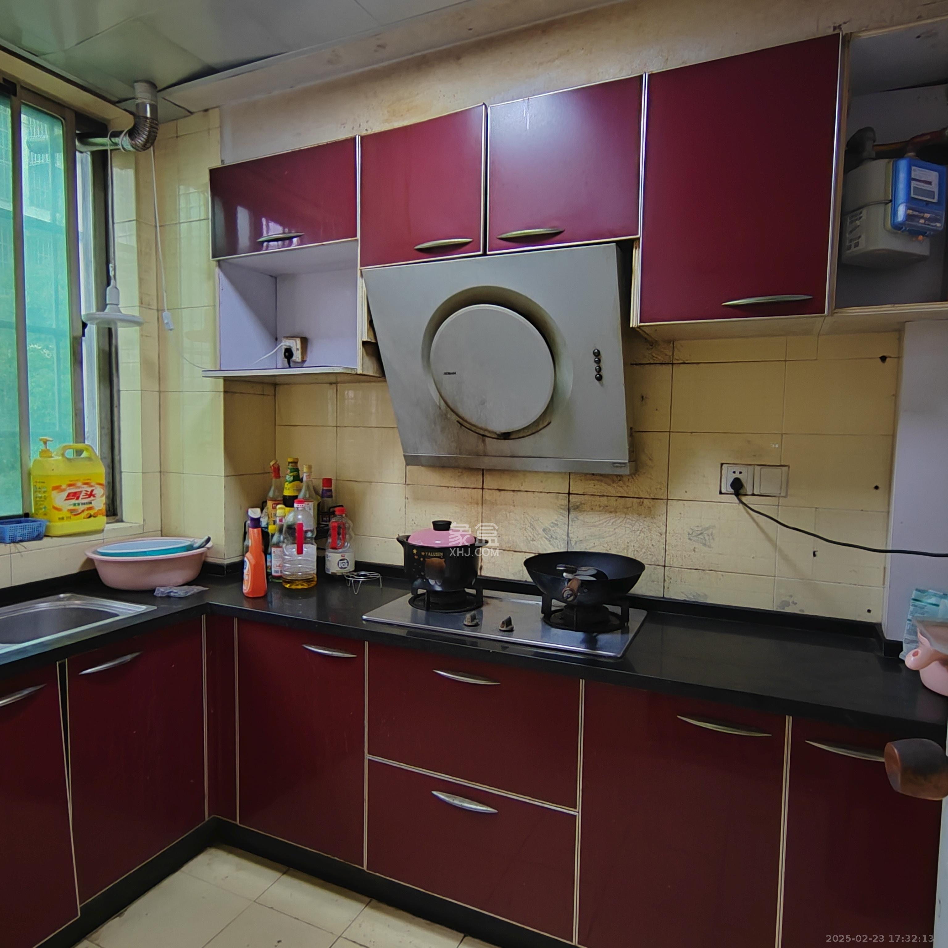 中南汽车世界 2室2厅1卫 1250.0元/月 中南汽车世界 2室2厅1卫 1250.0元/月室内图