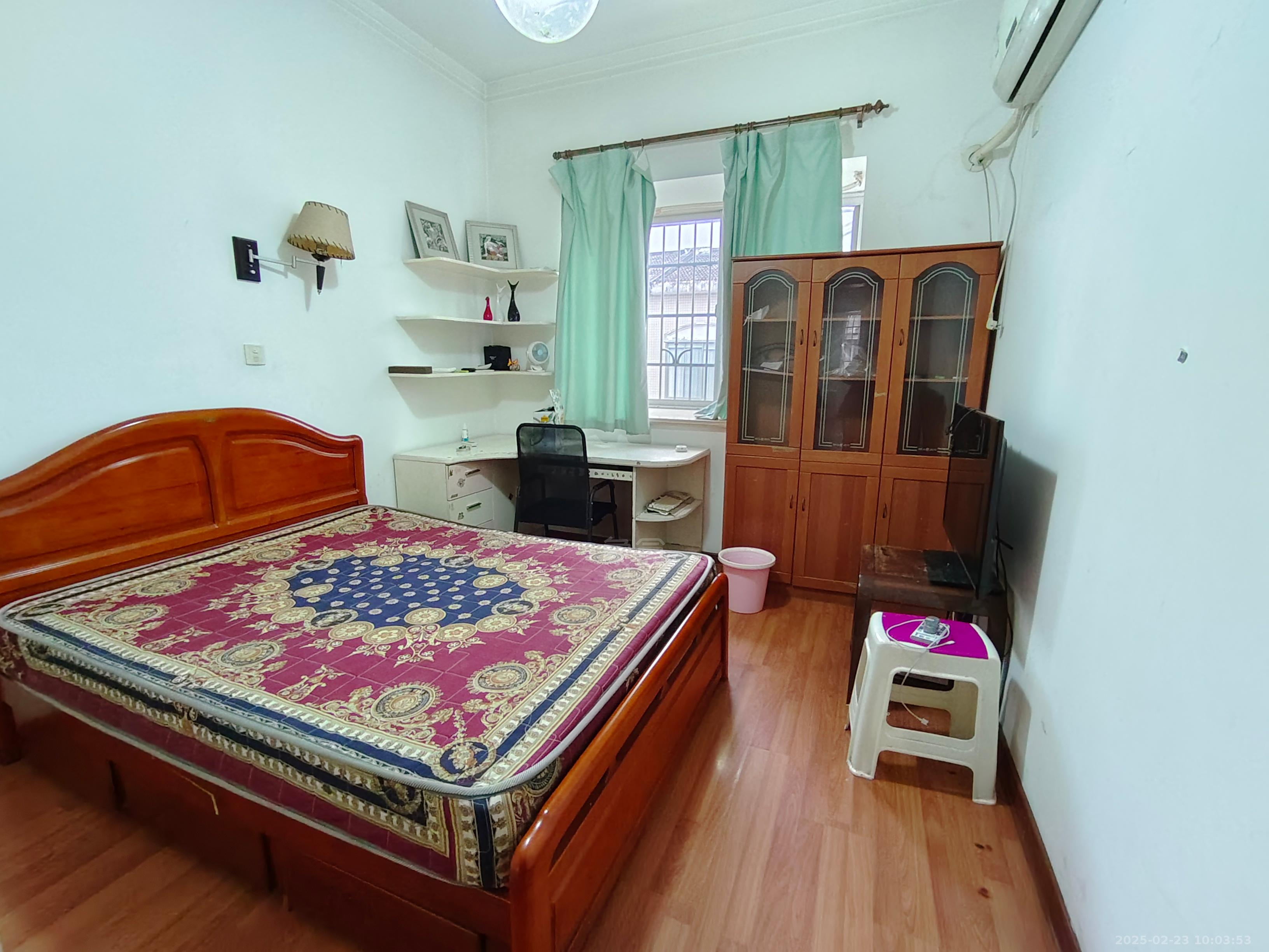 嵩源小区 5室2厅2卫 1800.0元/月 嵩源小区 5室2厅2卫 1800.0元/月室内图