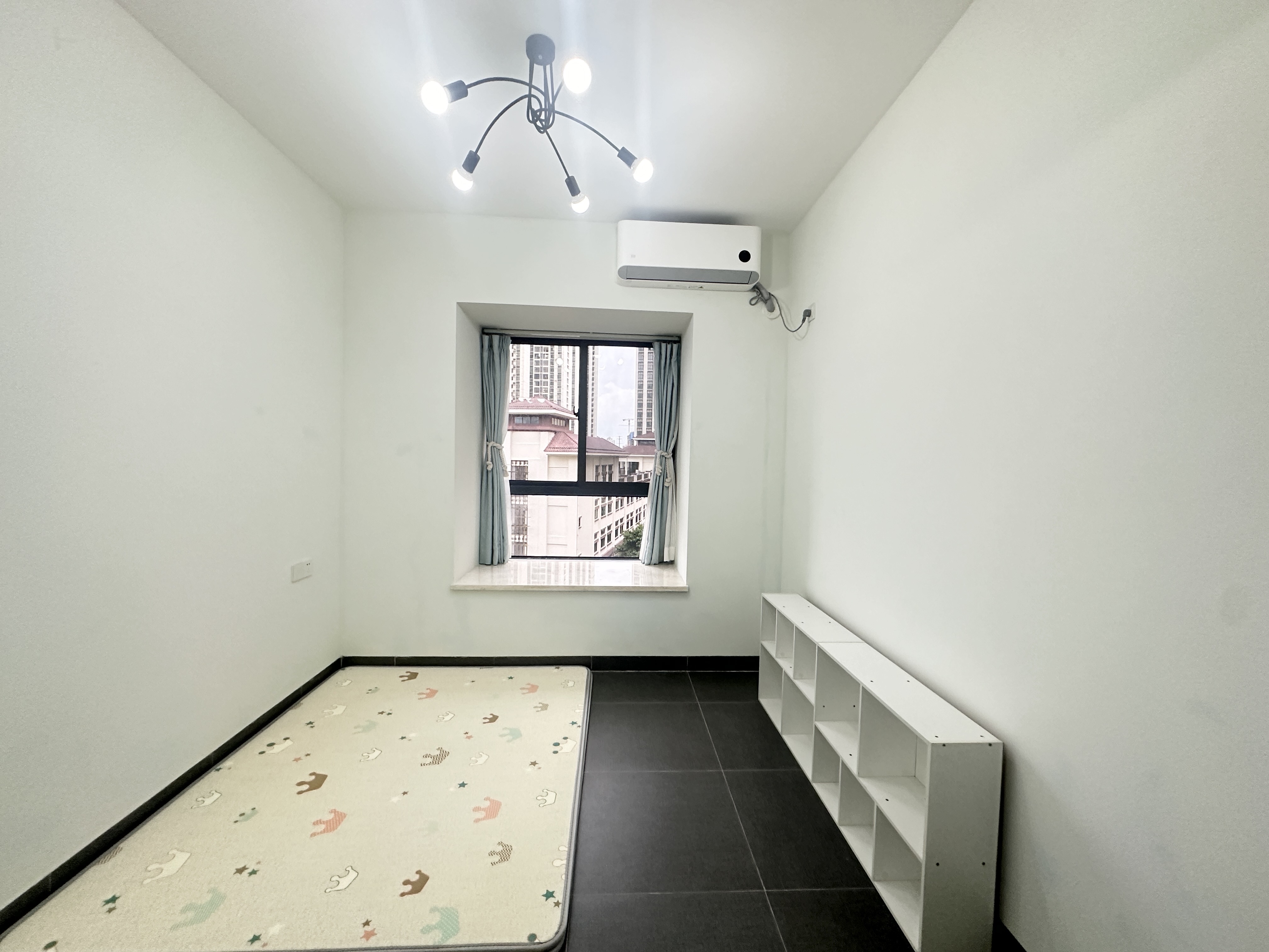 怡和湖城大境  2室1厅1卫    148.0万 怡和湖城大境  2室1厅1卫    148.0万客厅