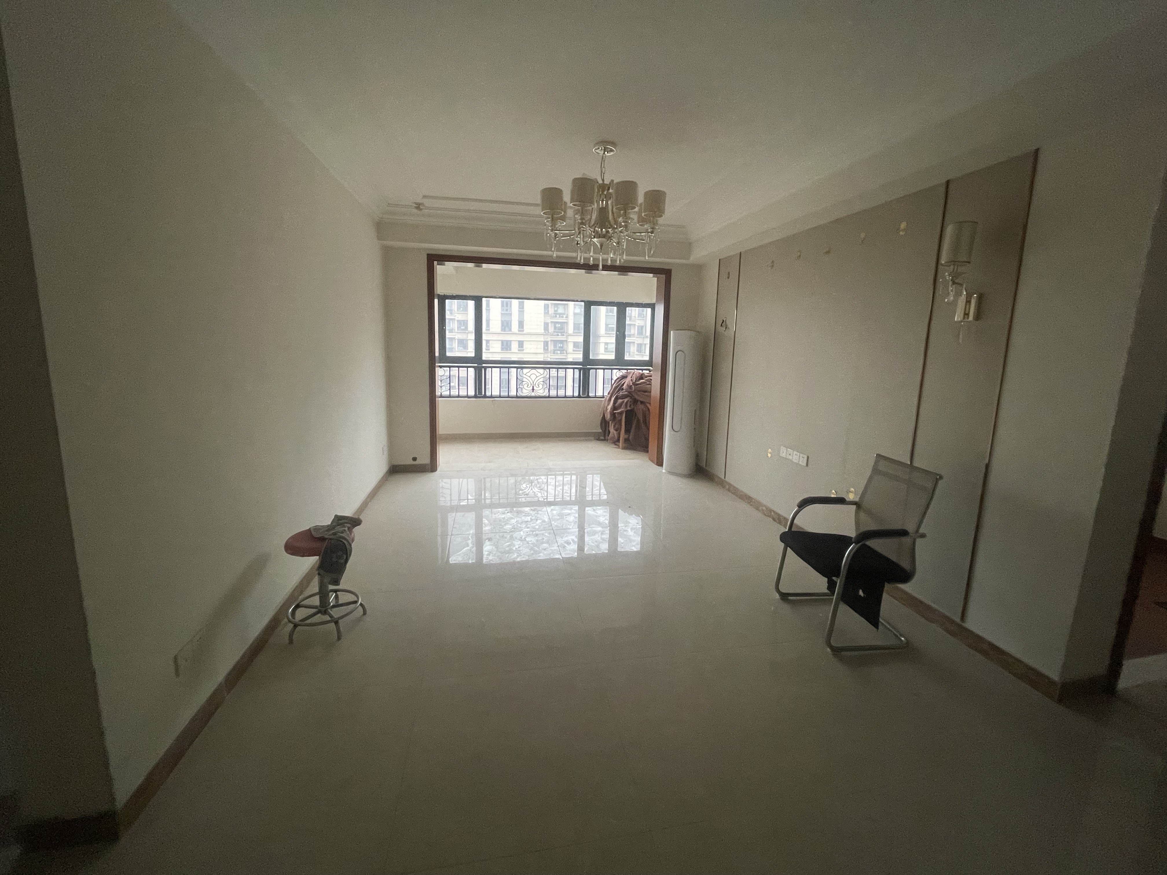 恒大华府 3室2厅1卫 1800.0元/月 恒大华府 3室2厅1卫 1800.0元/月室内图