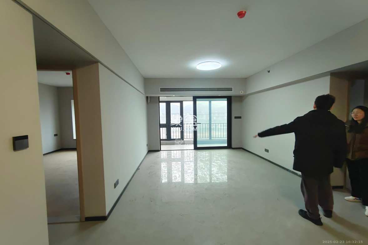 时代梅溪领峰  3室2厅1卫    3500.0元/月 时代梅溪领峰  3室2厅1卫    3500.0元/月室内图