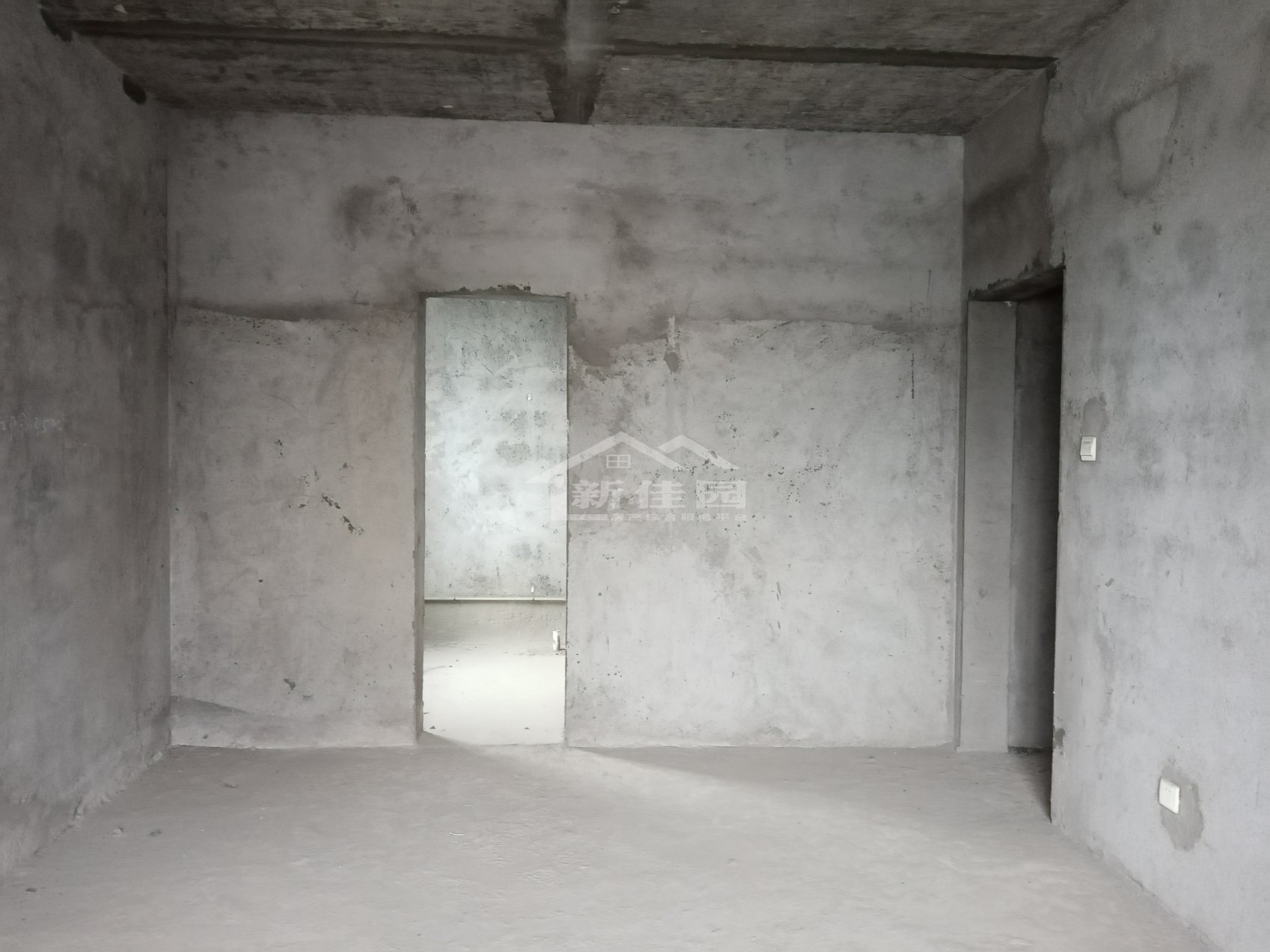 万和天琴 4室2厅2卫 72.0万 万和天琴 4室2厅2卫 72.0万客厅