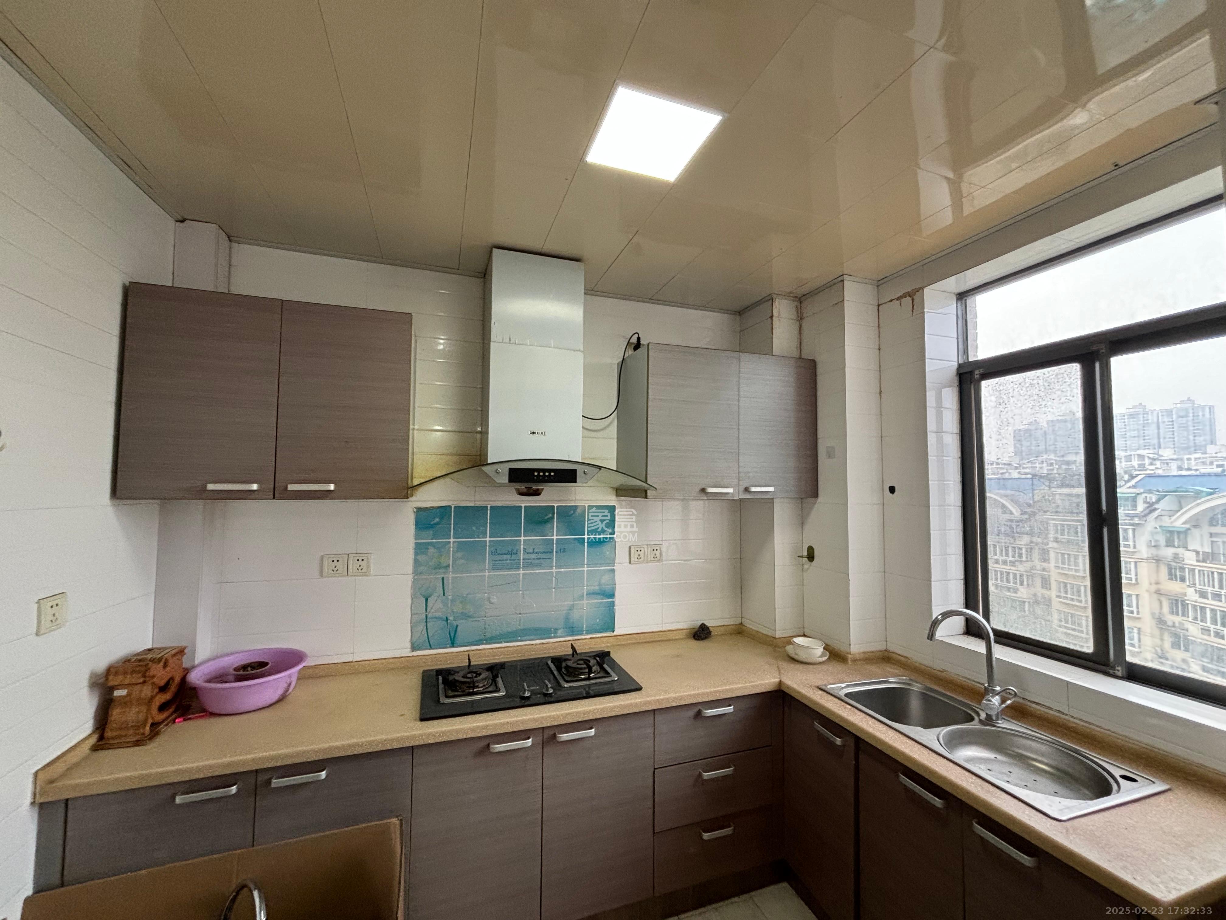 万煦园  3室2厅2卫    2500.0元/月室内图