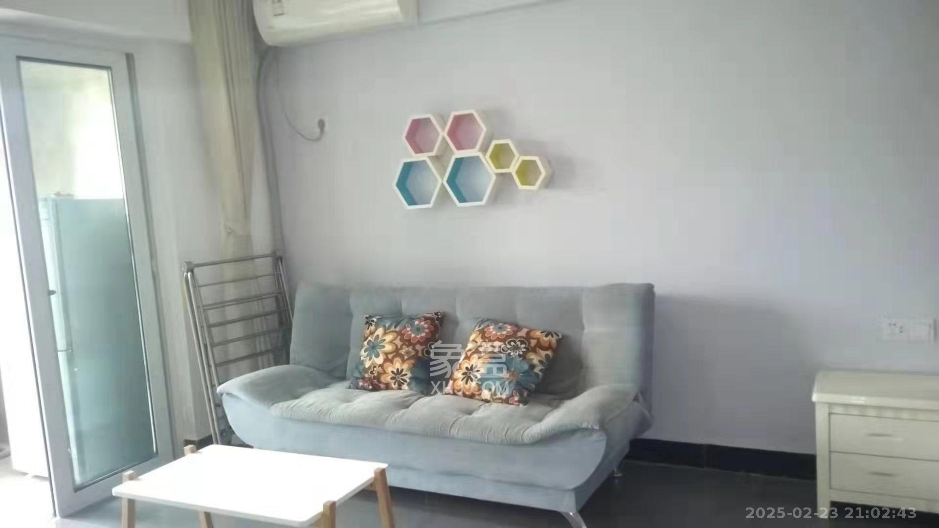 山水湾  1室1厅1卫   1400.00元/月室内图