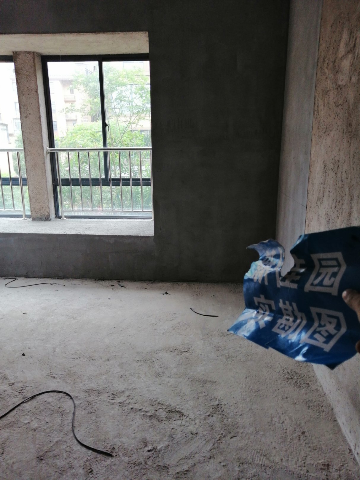 天门壹号  4室2厅2卫    118.0万 天门壹号  4室2厅2卫    118.0万客厅