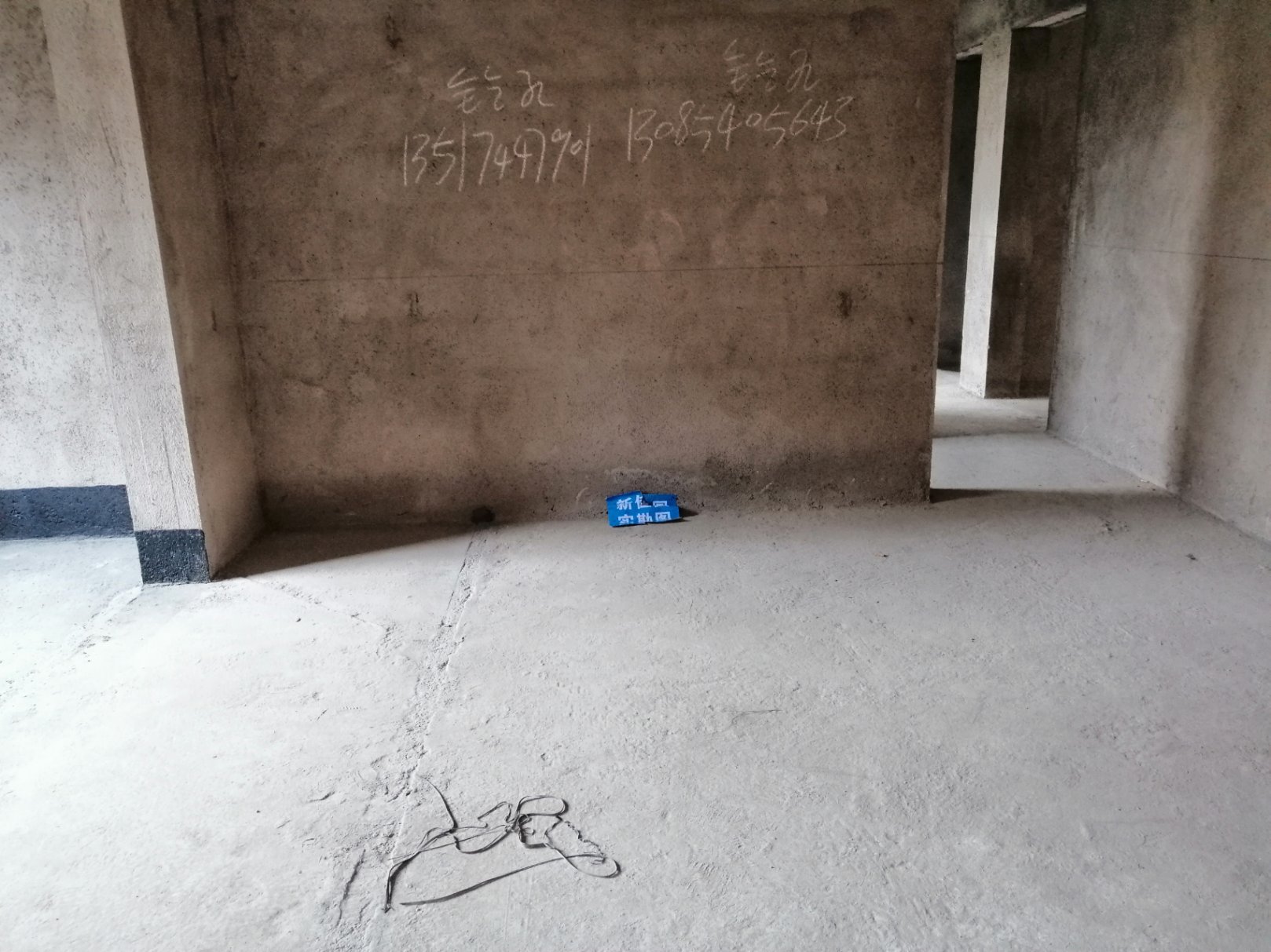 天门壹号  4室2厅2卫    118.0万 天门壹号  4室2厅2卫    118.0万客厅