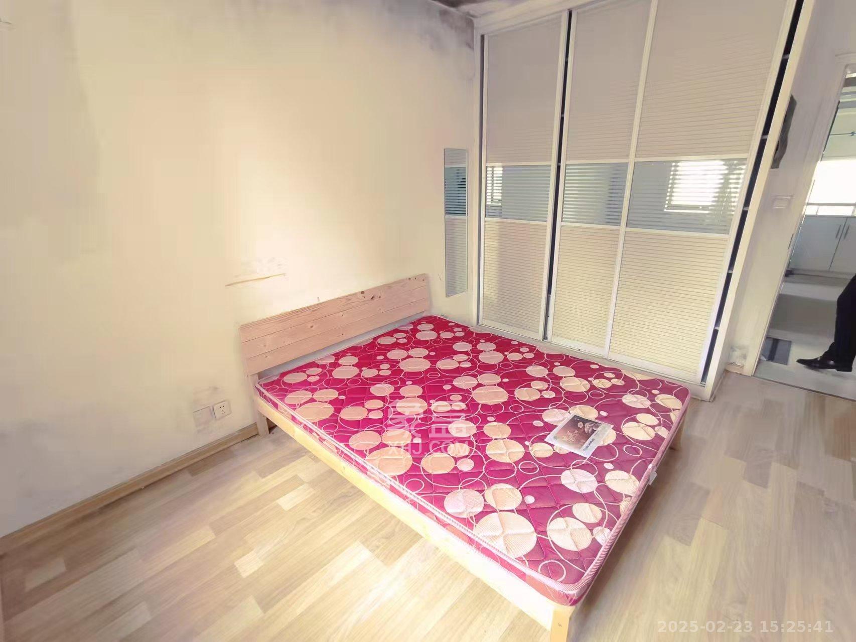 汇城花园  3室2厅2卫    2400.0元/月 汇城花园  3室2厅2卫    2400.0元/月室内图