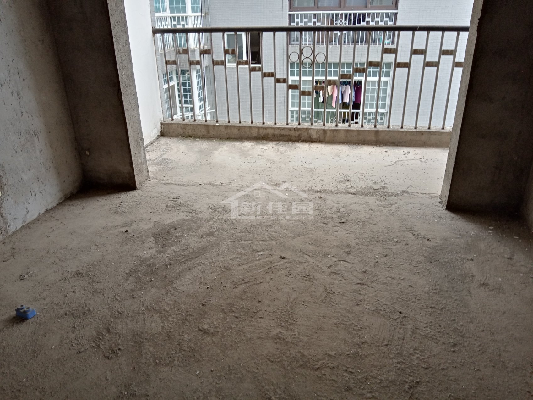 万和天琴 4室2厅2卫 72.0万 万和天琴 4室2厅2卫 72.0万客厅