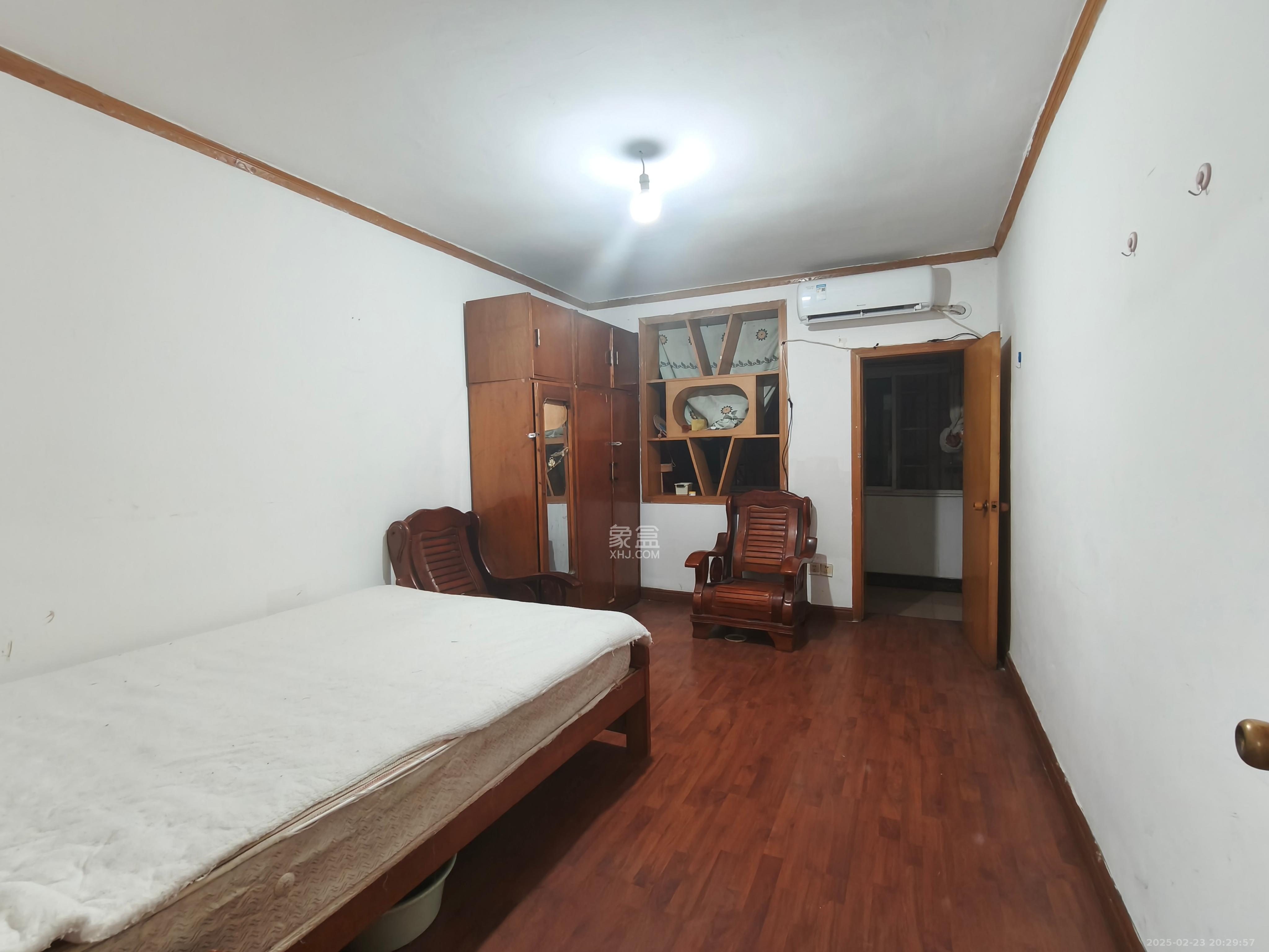 红旗区四片 2室1厅1卫 1400.0元/月 红旗区四片 2室1厅1卫 1400.0元/月室内图