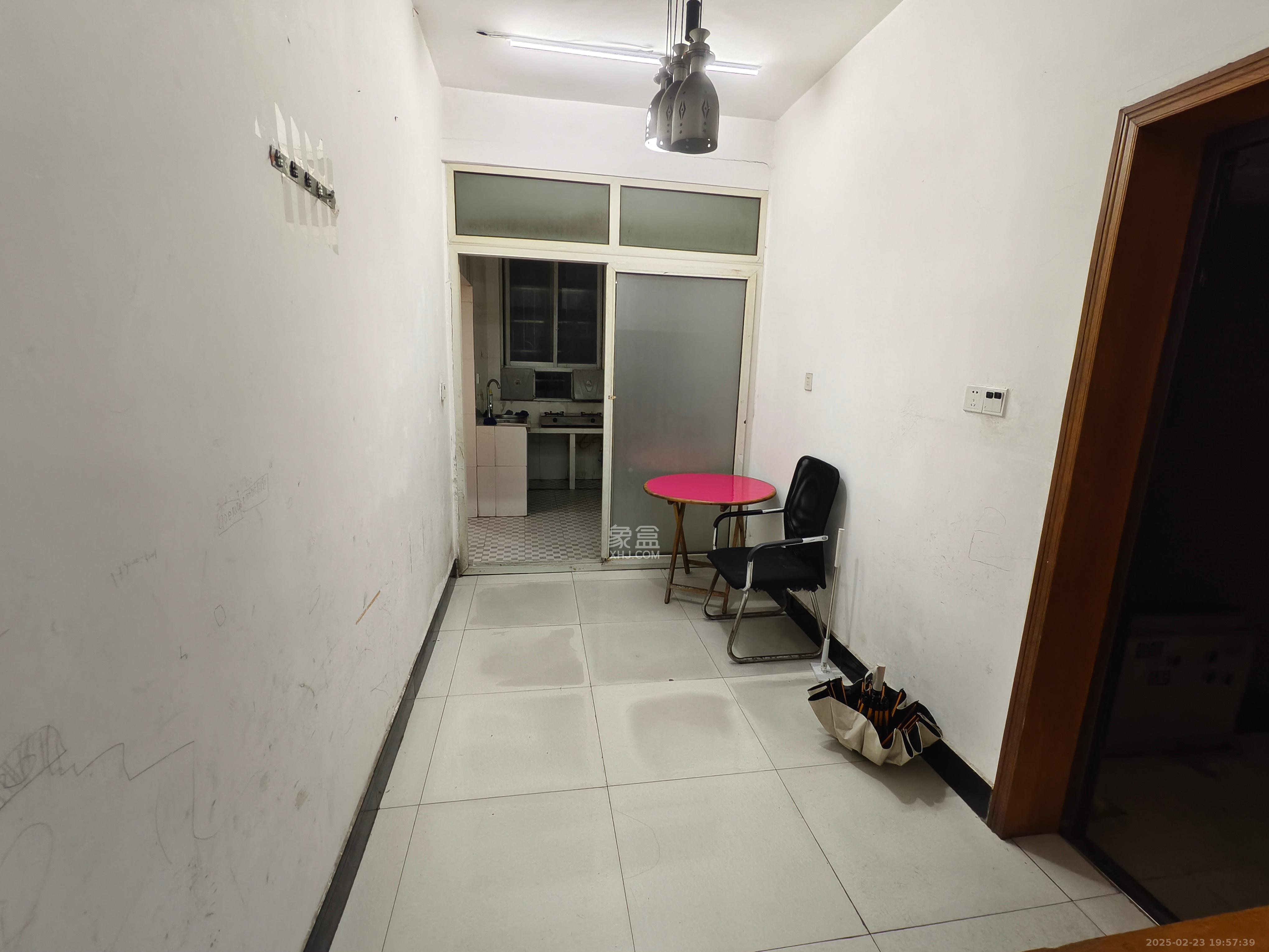 牛串岭小区  2室2厅1卫    1400.0元/月 牛串岭小区  2室2厅1卫    1400.0元/月室内图