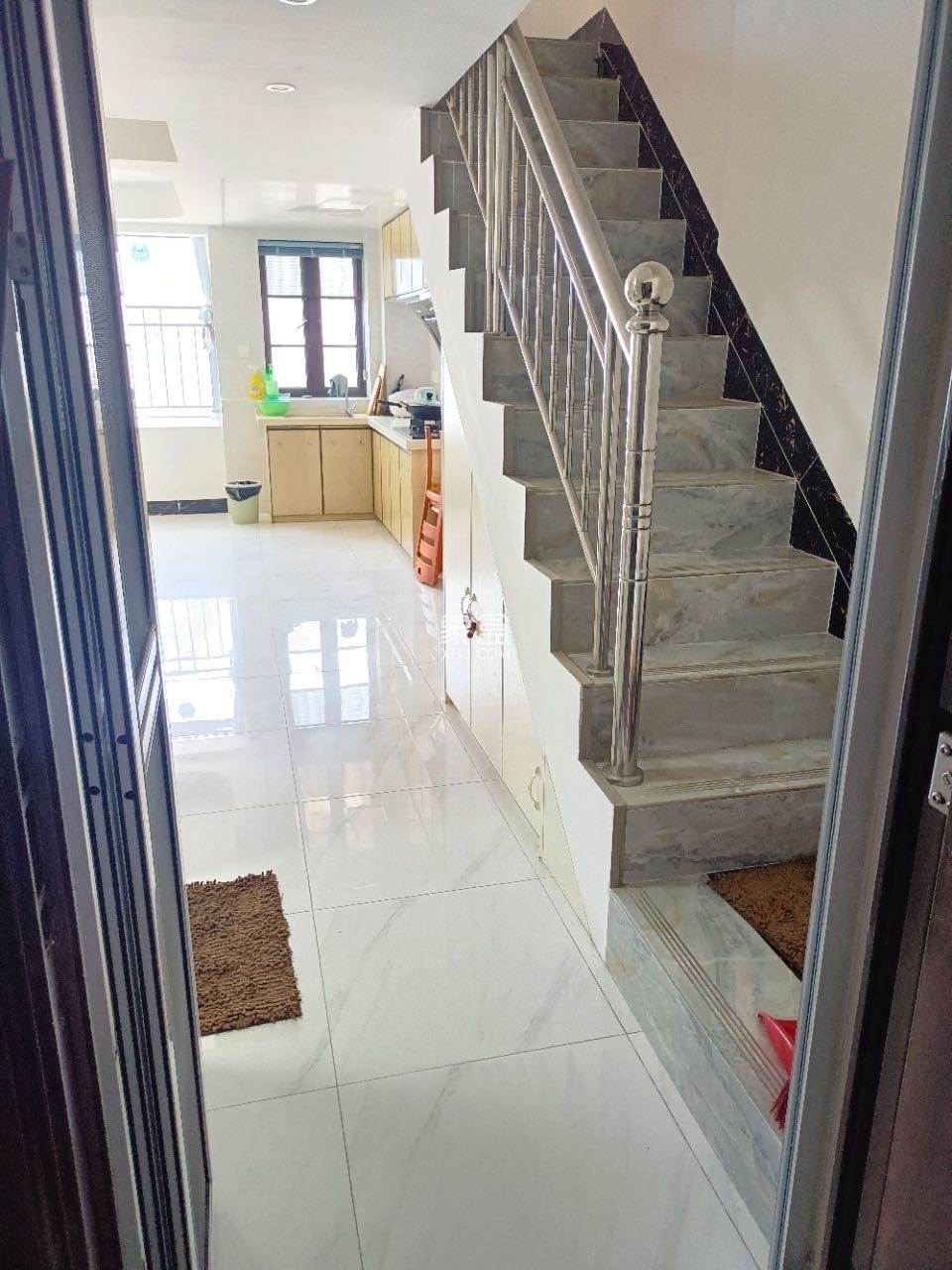 绿地海长流五期(绿地缤纷城) 2室2厅1卫 80.0万 绿地海长流五期(绿地缤纷城) 2室2厅1卫 80.0万客厅