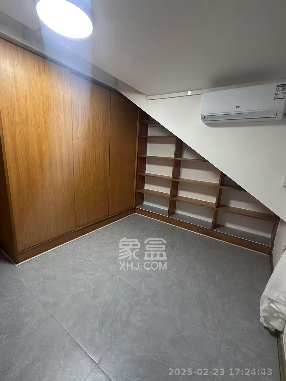 华丽家族  2室2厅1卫   1800.00元/月室内图