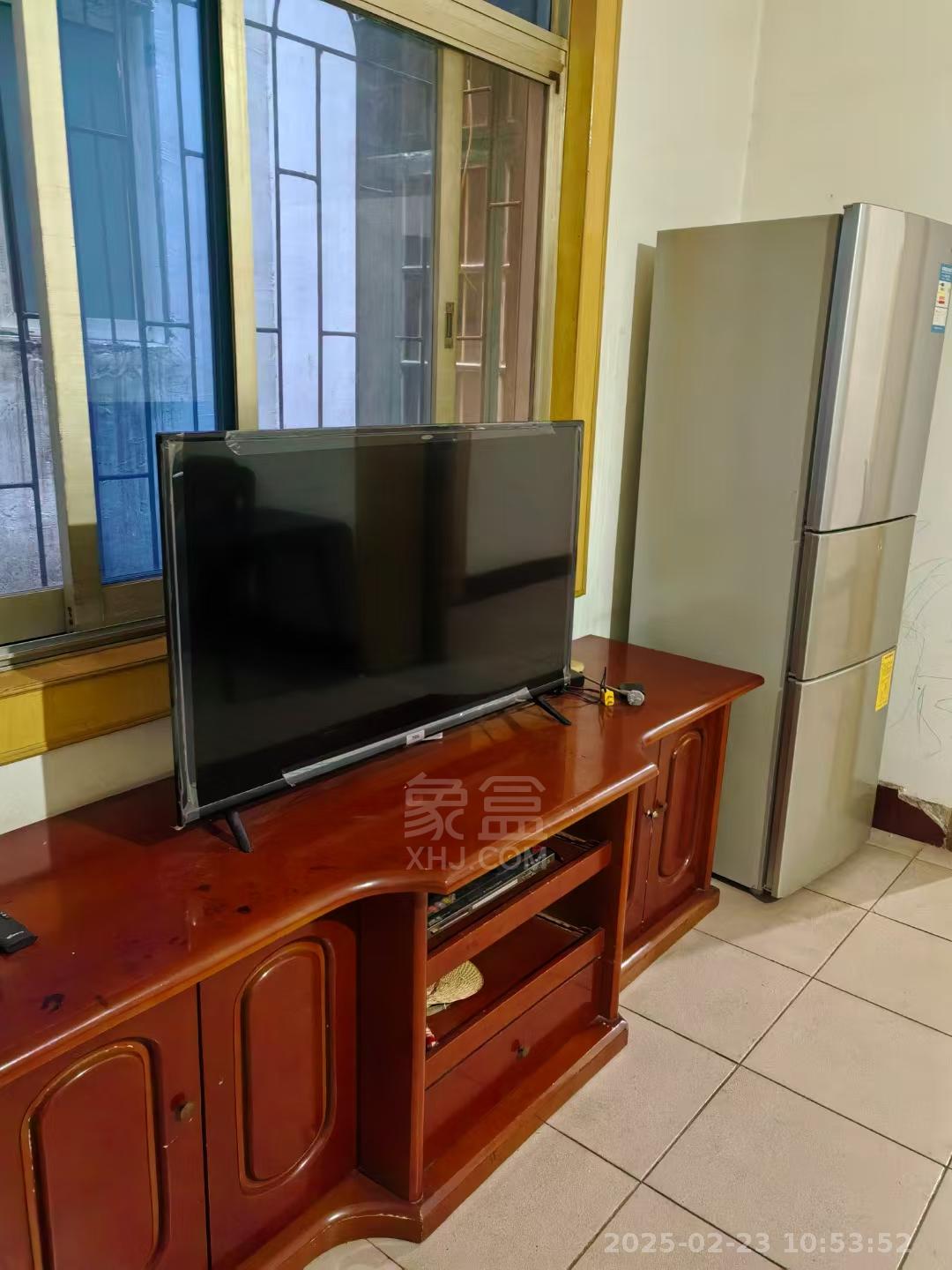 凿石社区居民委员会 1室0厅0卫 1300.0元/月 凿石社区居民委员会 1室0厅0卫 1300.0元/月室内图