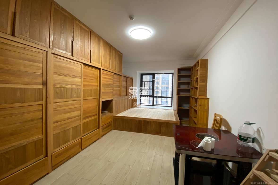 中海国际二期  1室1厅1卫    1300.0元/月 中海国际二期  1室1厅1卫    1300.0元/月室内图