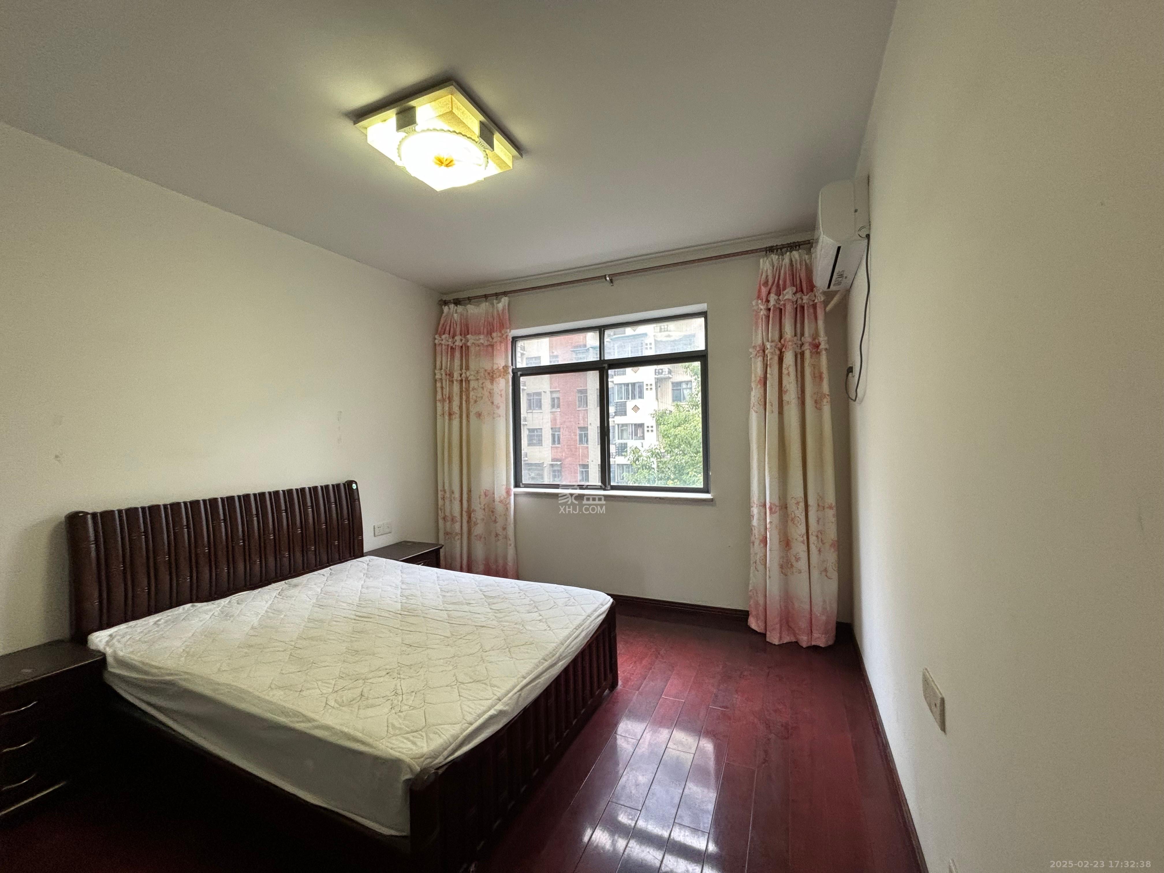 万煦园 3室2厅2卫 2500.0元/月 万煦园 3室2厅2卫 2500.0元/月室内图