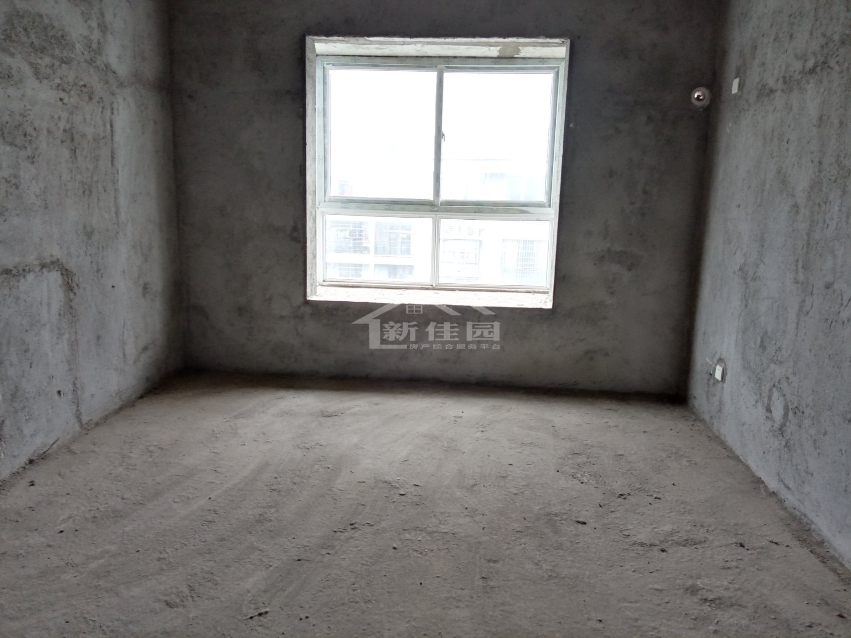 万和天琴 4室2厅2卫 72.0万 万和天琴 4室2厅2卫 72.0万客厅