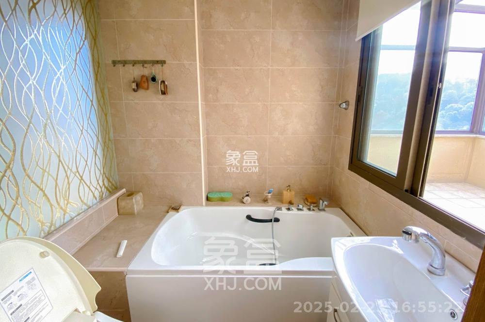 金茂梅溪湖  2室2厅2卫   3200.00元/月室内图