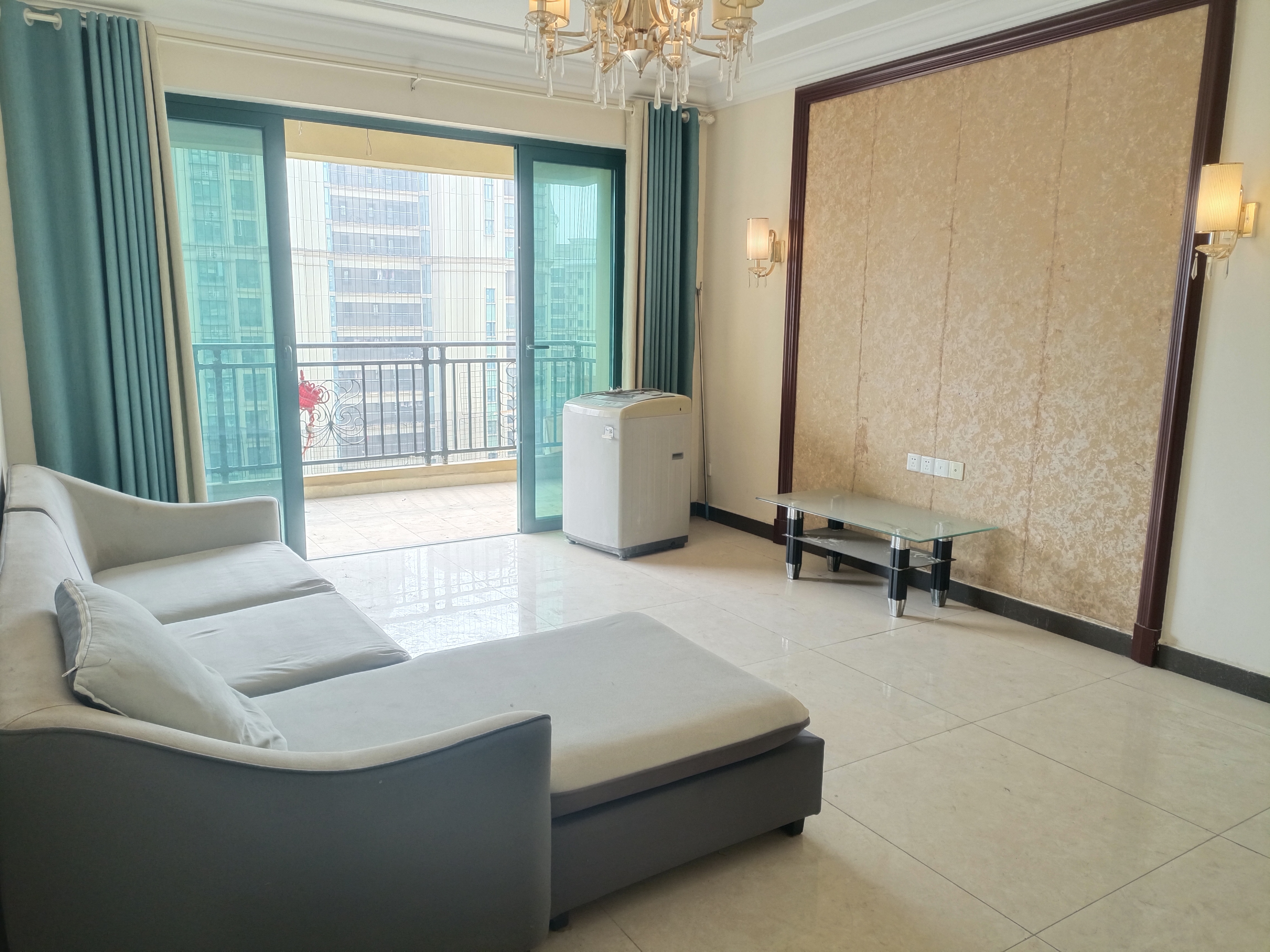 恒大绿洲 3室2厅2卫 1800.0元/月 恒大绿洲 3室2厅2卫 1800.0元/月室内图