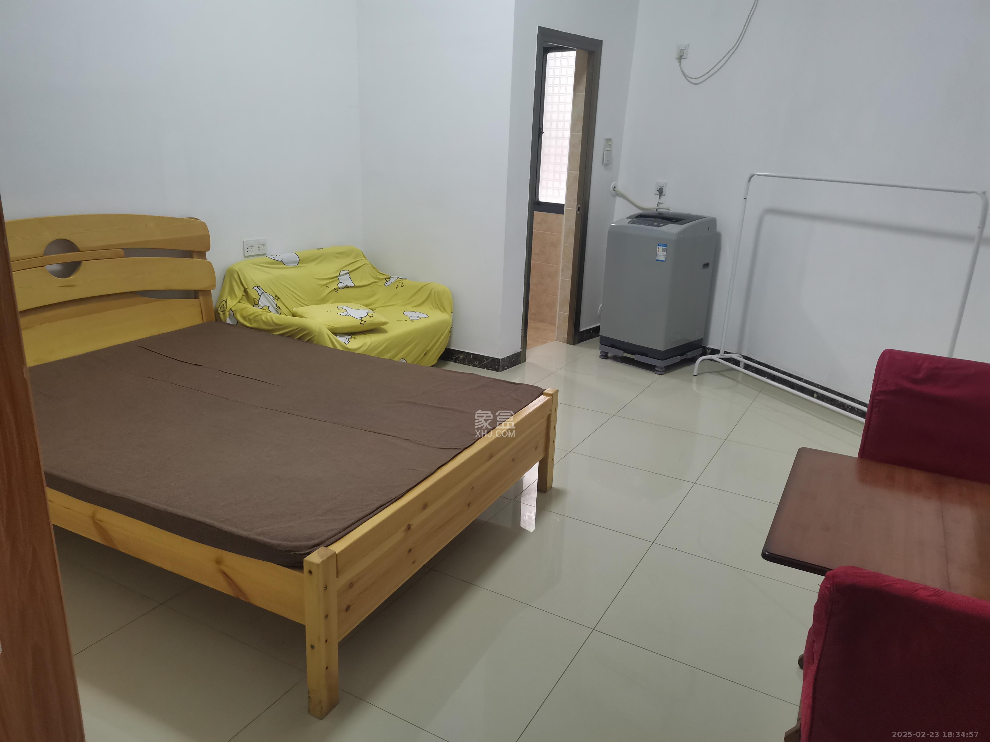 向东南路私房散盘 1室0厅0卫 1100.0元/月 向东南路私房散盘 1室0厅0卫 1100.0元/月室内图